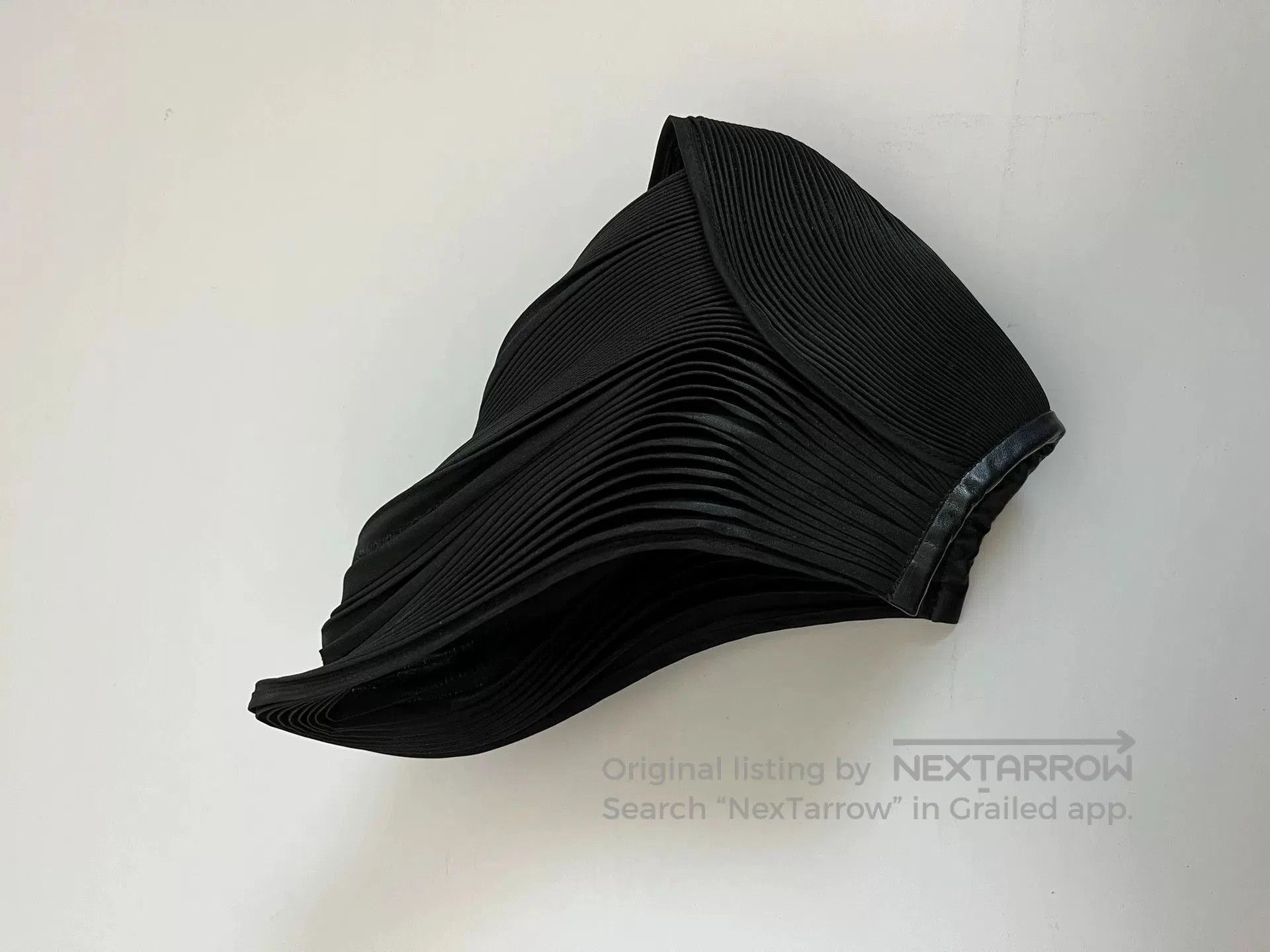 Issey Miyake Issey Miyake 3D Shaped Hat Black. Size ONE SIZE - 9 Thumbnail