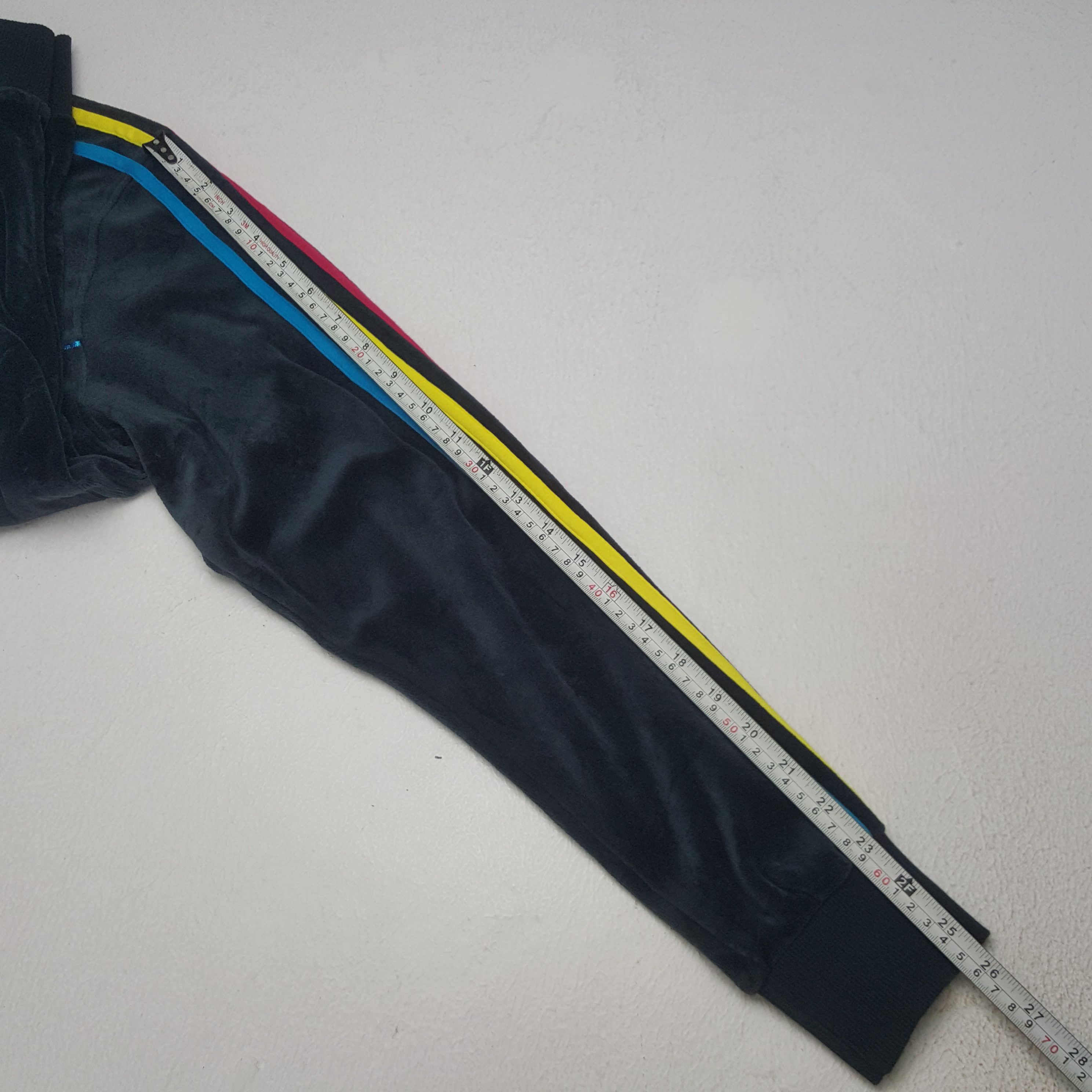 Adidas × Vintage Vintage Adidas Velvet Zipper Jacket C283N12 Size US S / EU 44-46 / 1 - 6 Thumbnail