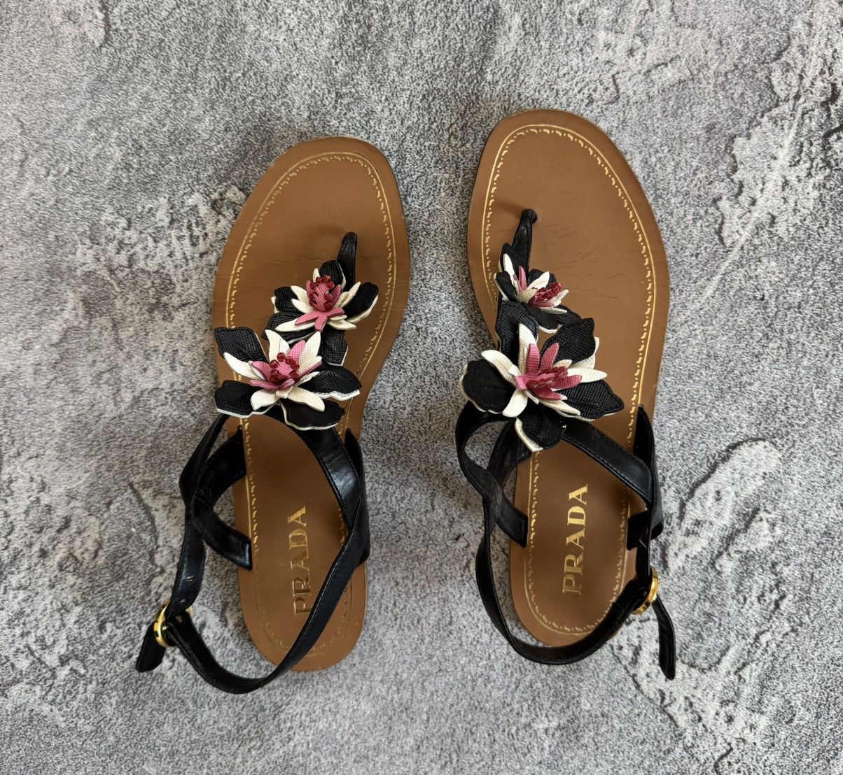 Designer × Prada Prada 37.5 sandals flip flops slippers slide leather strap Size US 7.5 / IT 37.5 - 5 Thumbnail