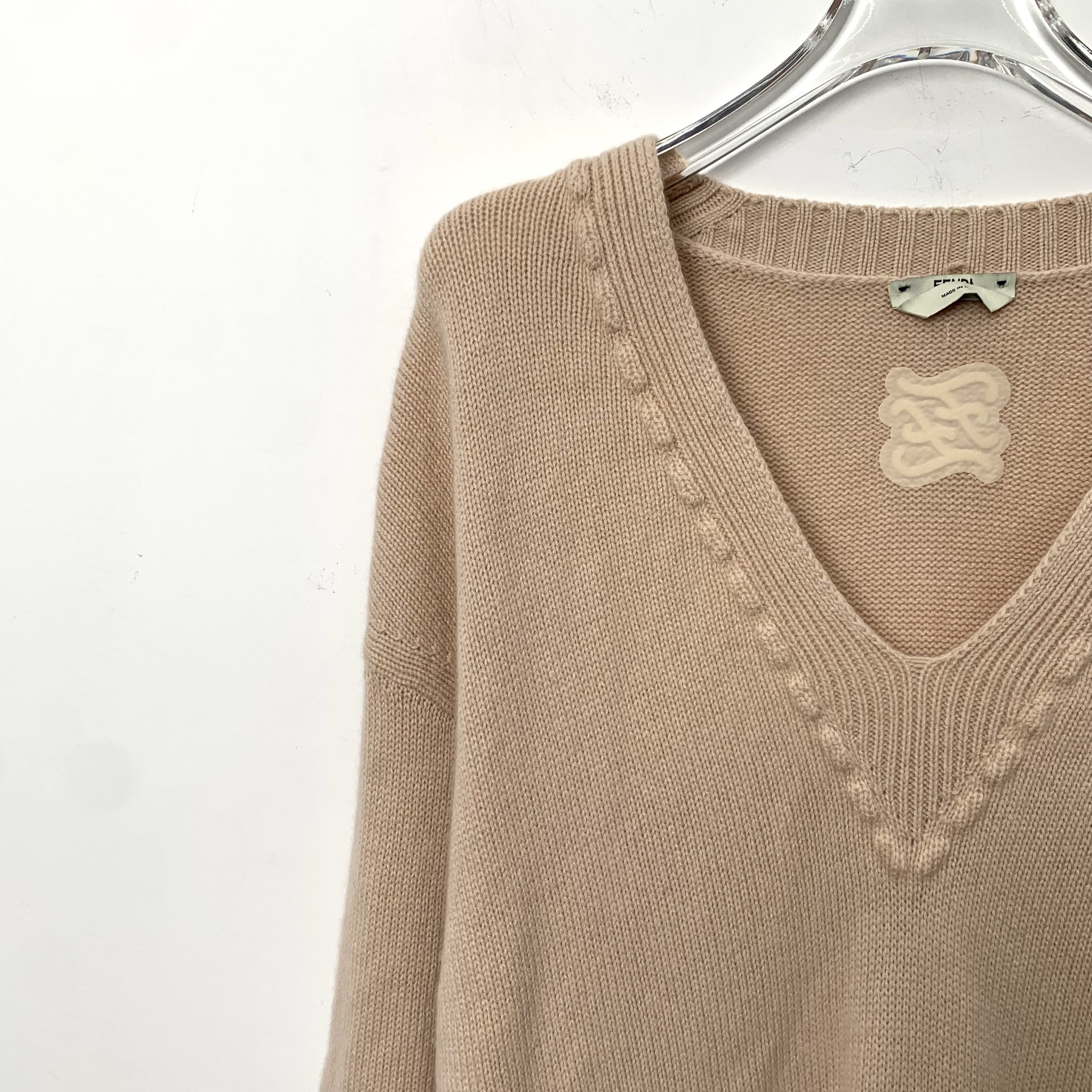 Fendi Fendi Sweater – Blush Logo Cashmere V-Neck (Size XS) Size XS / US 0-2 / IT 36-38 - 8 Thumbnail