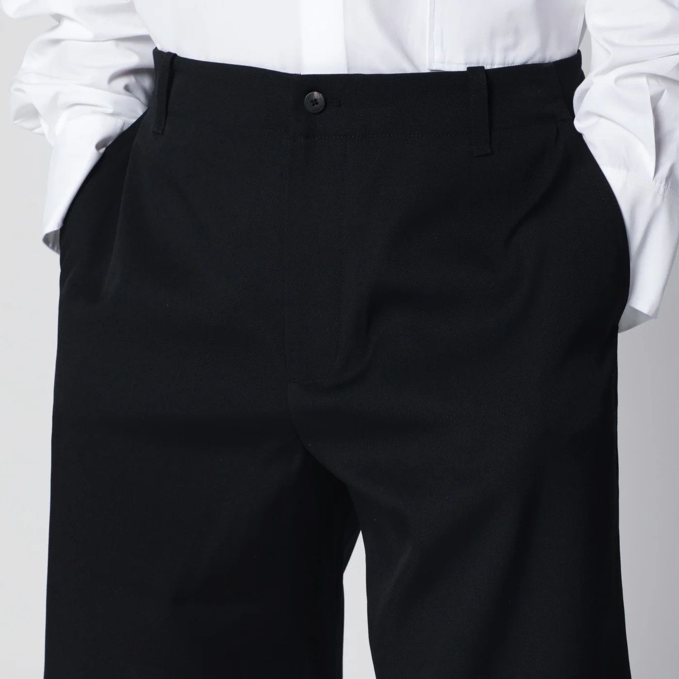 Jacquemus o1d2blof0526 Cotton Canvas Shorts in Black Size US 30 / EU 46 - 5 Thumbnail