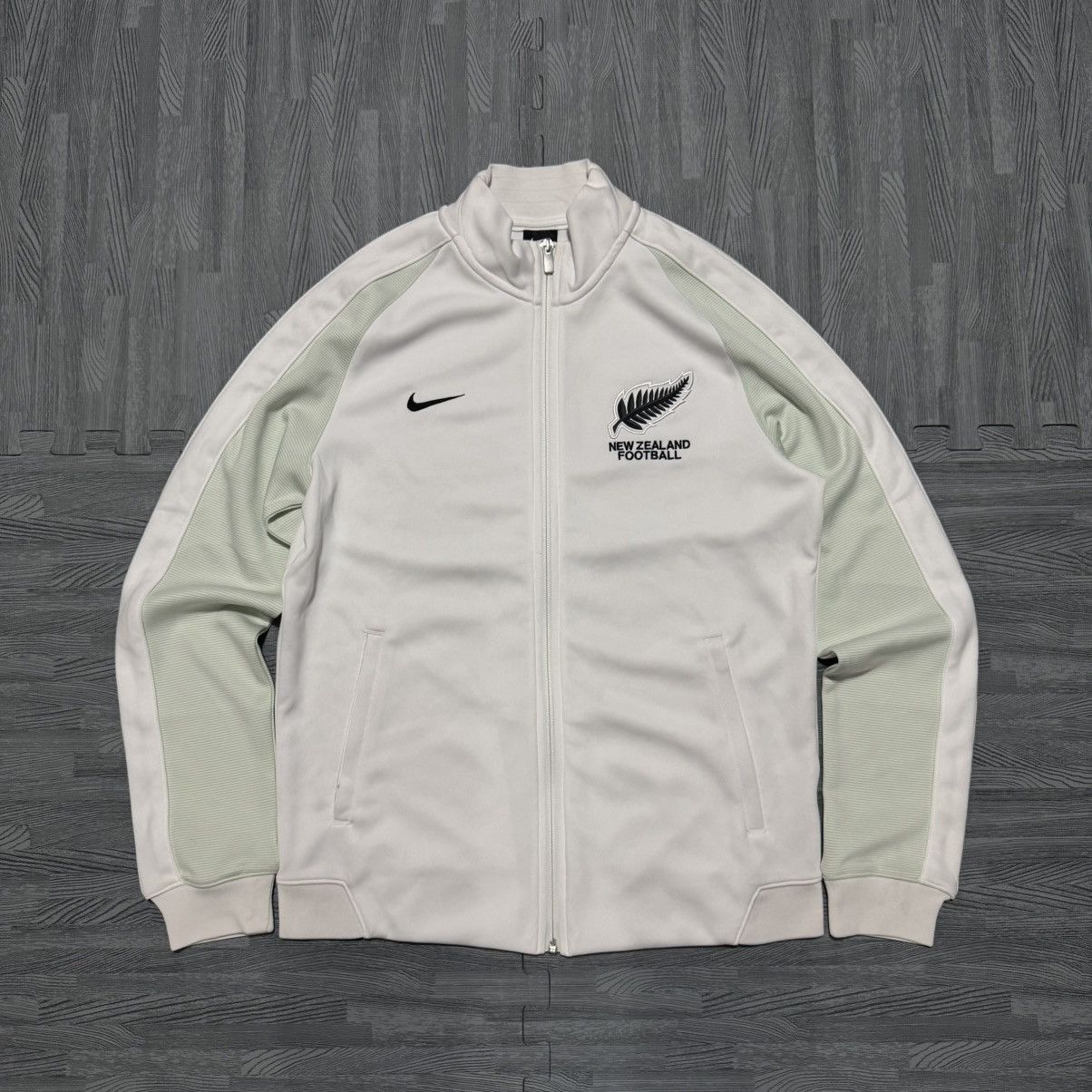 Nike Nike New Zealand Football Sportswear Jacket Size US L / EU 52-54 / 3 - 1 Thumbnail
