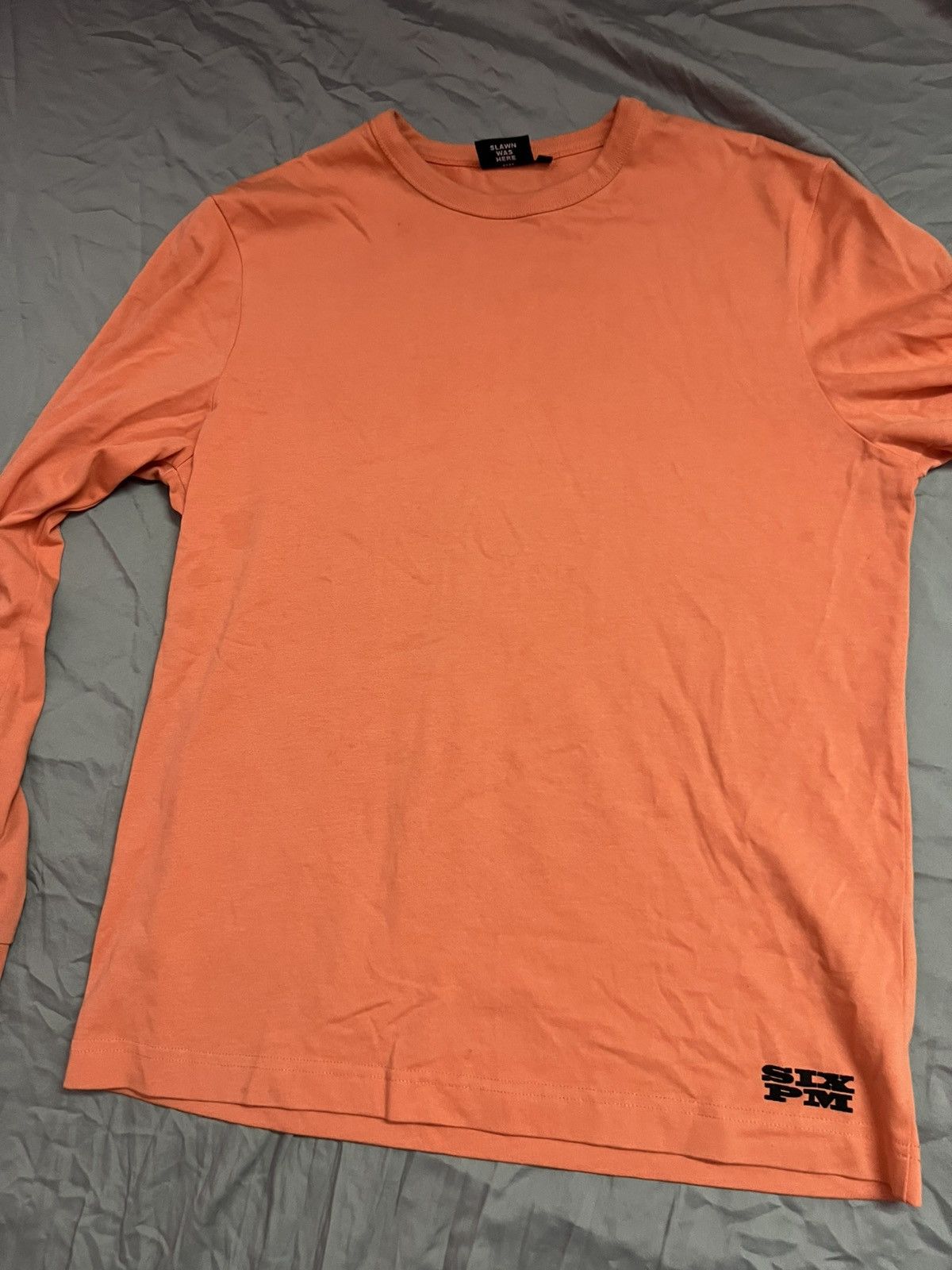 6PMSEASONxSLAWN LS TEE