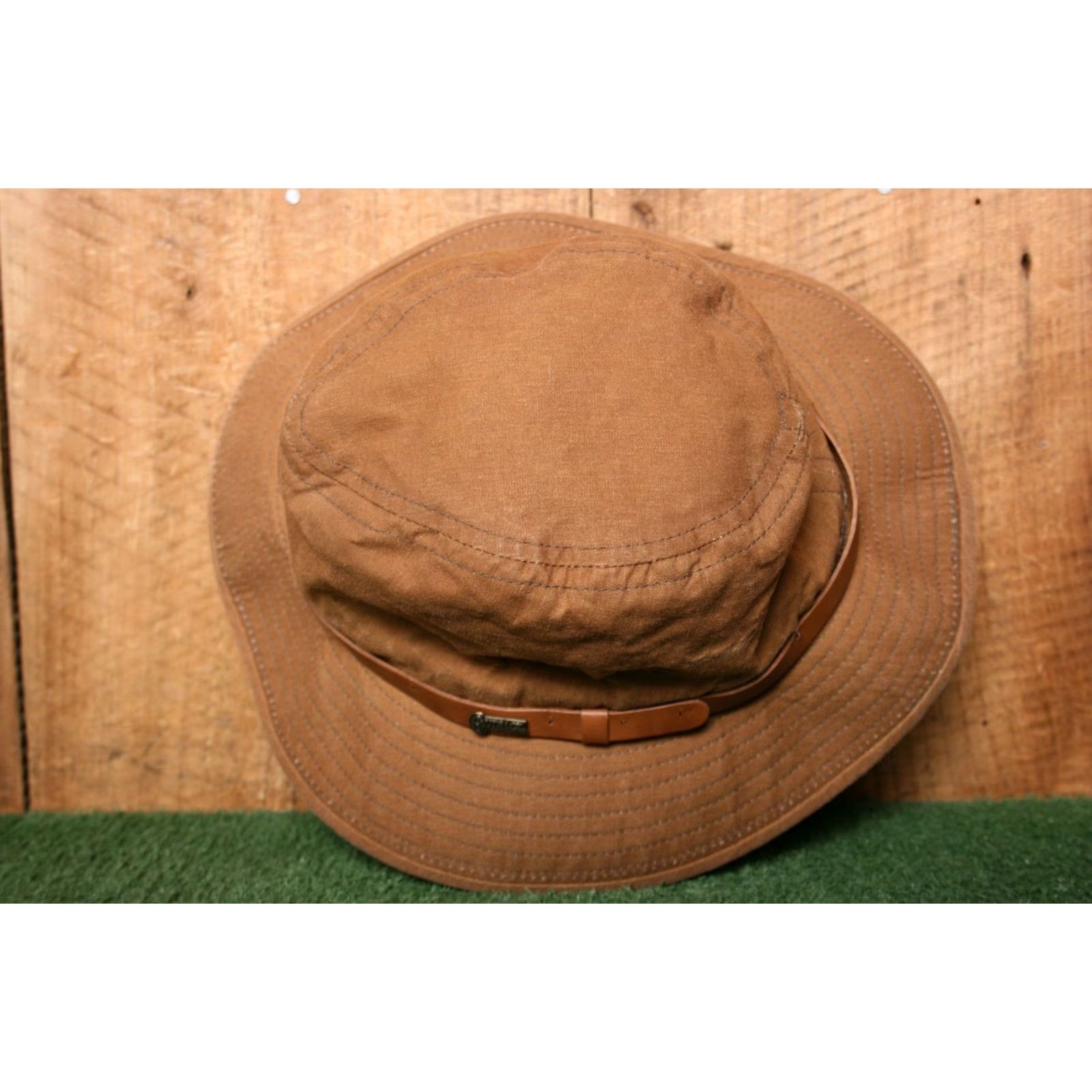 Madison Vintage Outback Madison Packable Oilskin Hat S Adults? No; Size S Brown Men Oilskin Packable Hat Vintage 90s? Size ONE SIZE - 7 Thumbnail