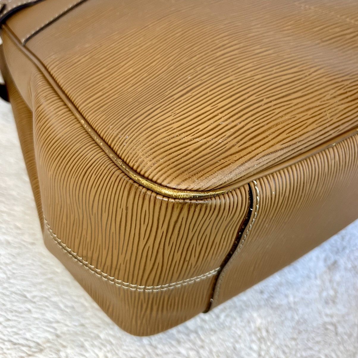 Louis Vuitton Louis Vuitton Cognac Epi Passy GM Shoulder Bag Size ONE SIZE - 11 Thumbnail