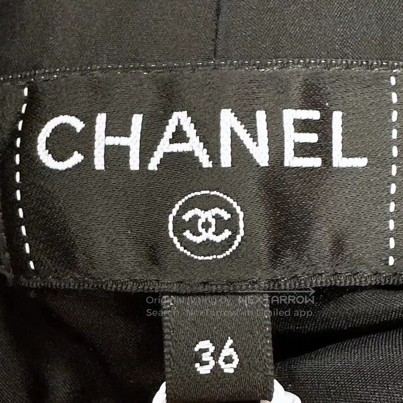Chanel Chanel 23B black letter dark pattern wool shorts Size 24" / US 00 / IT 34 - 5 Thumbnail