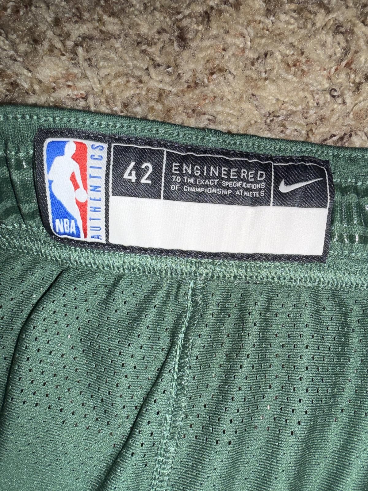 Nike Nike Men’s Authentic Milwaukee Bucks Shorts Team Issue Pro NBA Basketball Shorts Size US 36 / EU 52 - 9 Thumbnail