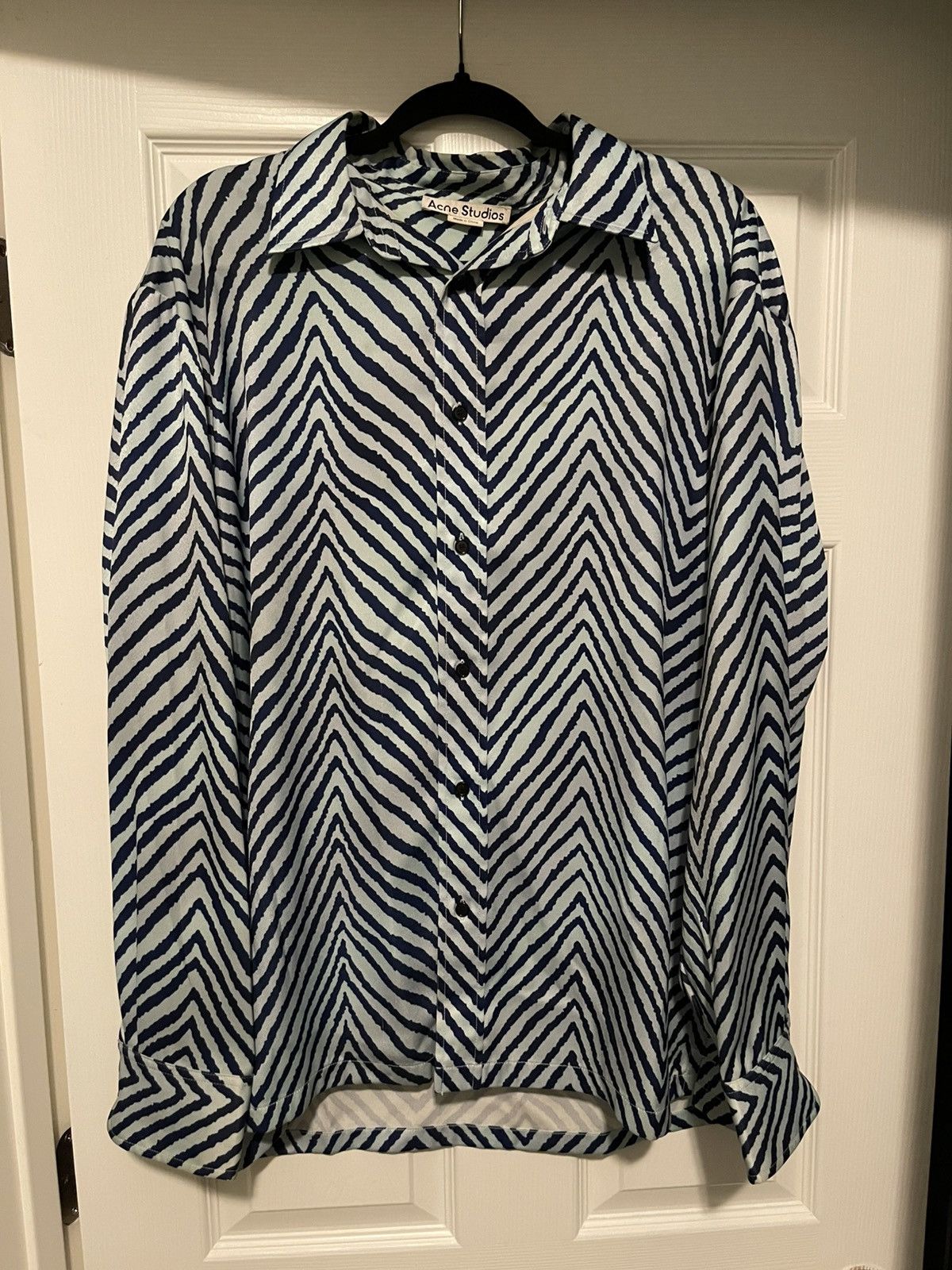 Acne Studios Saipen Oversized Zebra Print Satin Shirt Size US M / EU 48-50 / 2 - 1 Thumbnail