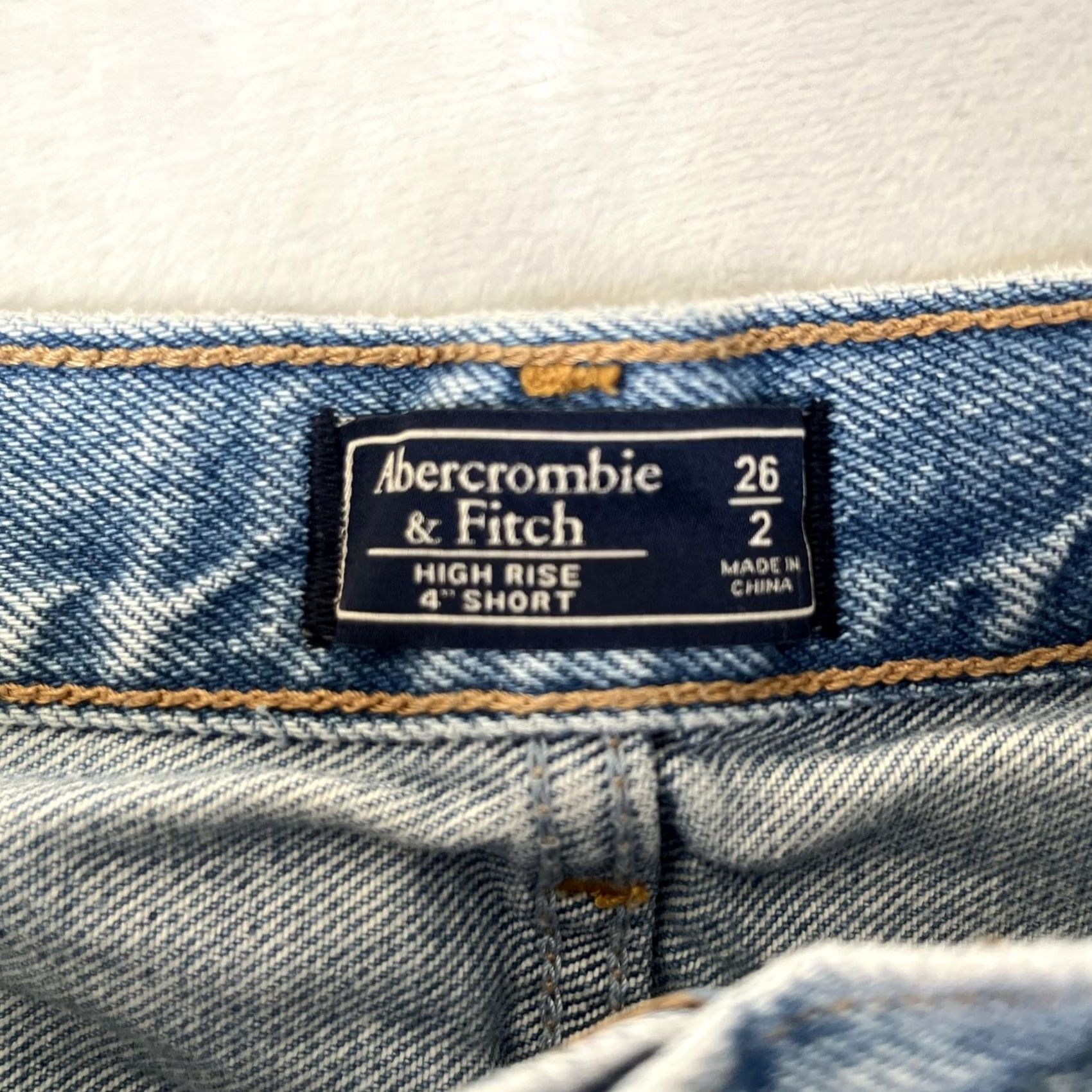 Abercrombie & Fitch Abercrombie & Fitch Shorts Womens 2 26 Blue High Rise 4" Short Distressed Denim Cut-Off Front Pockets Button Fly Casual Summer Mens No (invalid) Size 26" / US 2 / IT 38 - 3 Thumbnail