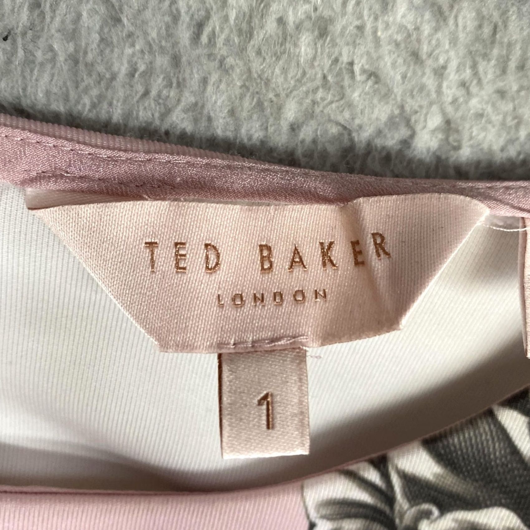 Ted Baker Ted Baker Haiilie Dress Womens 4 Floral Skater Fit & Flare Short Sleeve Zip Pink Party Dress Womens Size S / US 4 / IT 40 - 7 Thumbnail