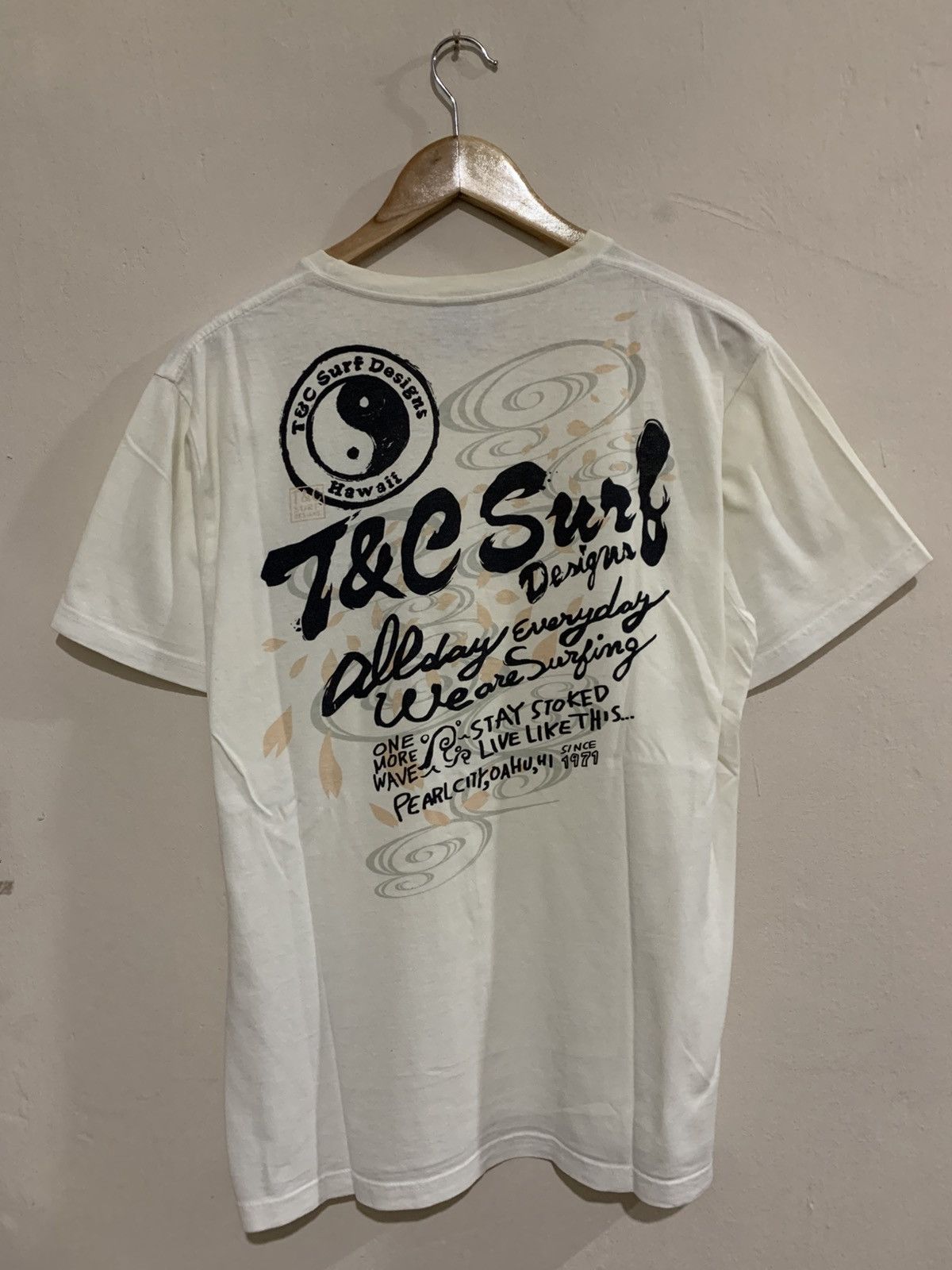 Other Vintage Town & Country Surf tee shirt Size US L / EU 52-54 / 3 - 1 Thumbnail