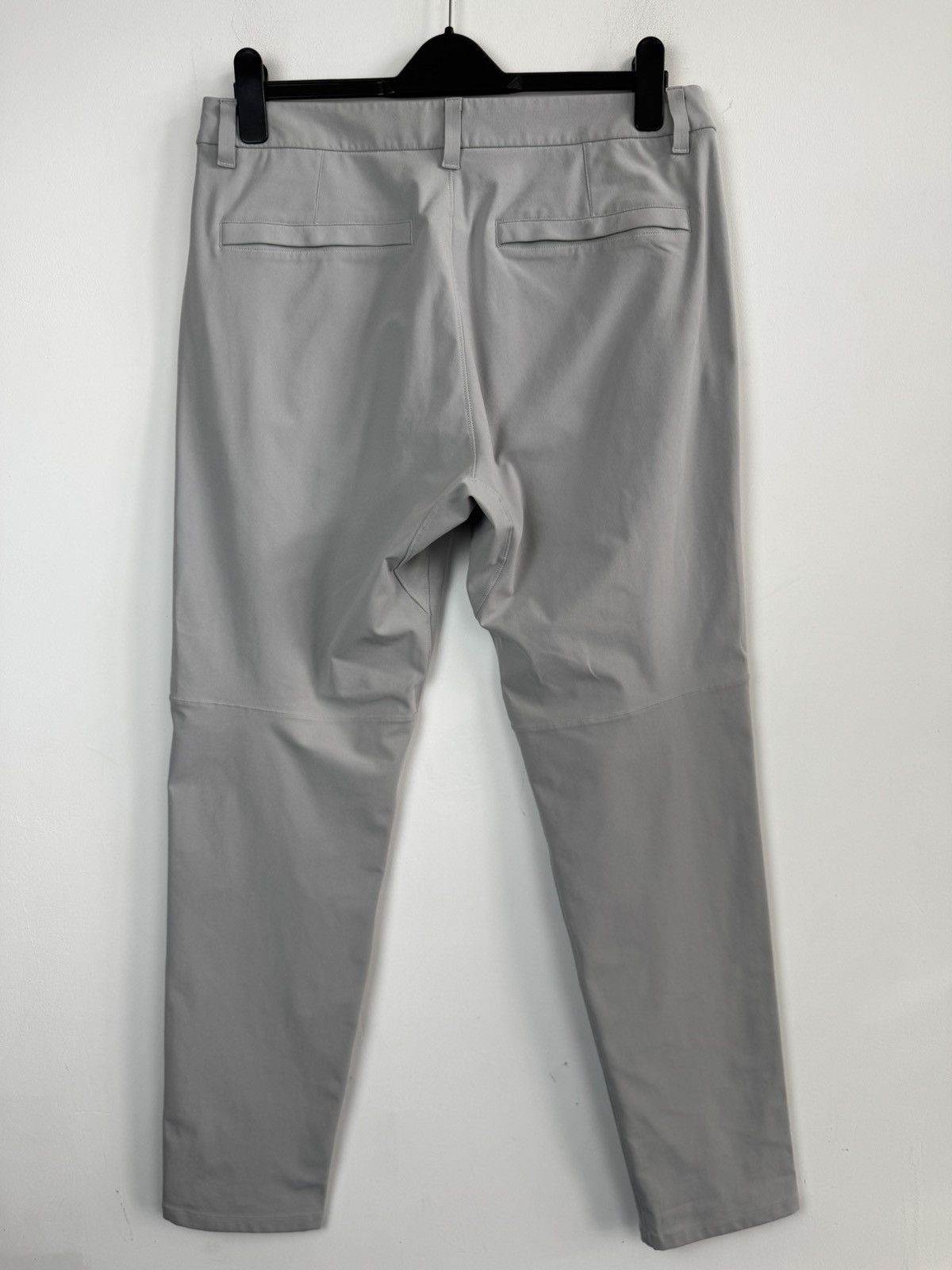 Lululemon Lululemon Grey Men’s Commission Pants Size US 33 - 4 Thumbnail
