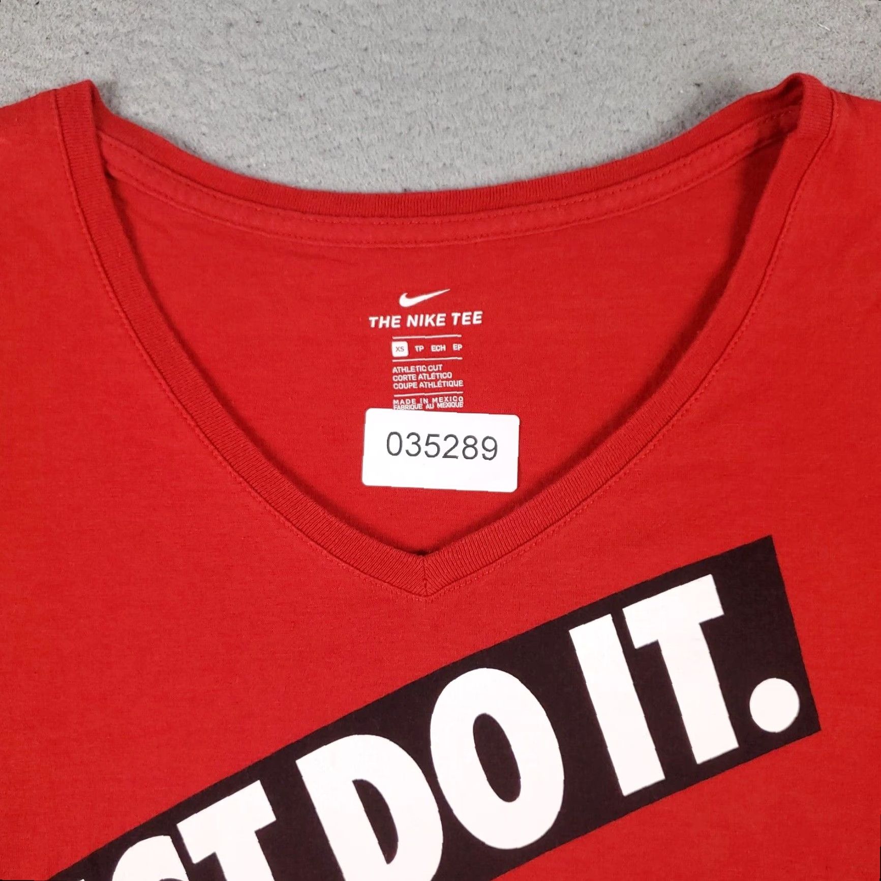 Nike Nike Women's T-Shirt XS Red Casual Short Sleeve Crew Neck Sports Activewear Size XS / US 0-2 / IT 36-38 - 3 Thumbnail