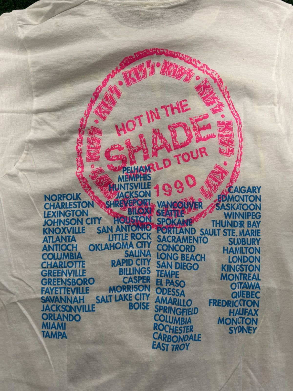 Other Vintage Single Stitch 1990 Kiss Hot in the Shade Tour Tee Size US L / EU 52-54 / 3 - 10 Thumbnail