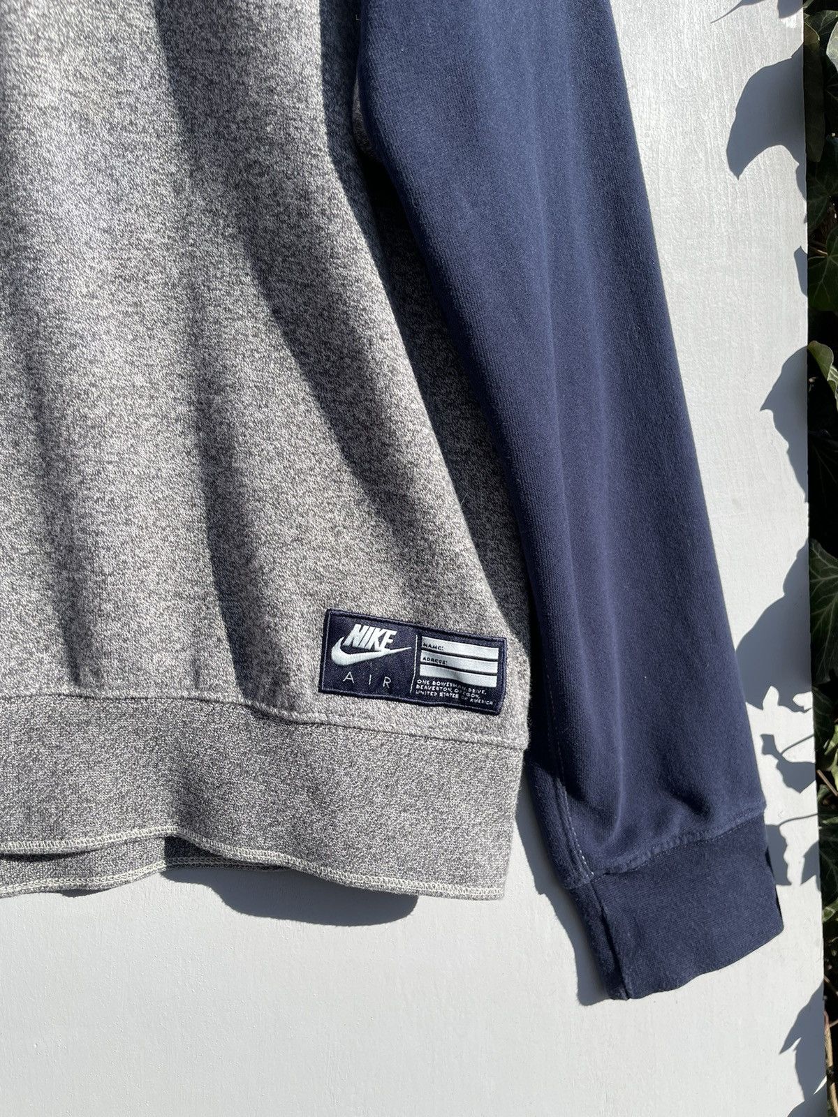 Nike Vintage Nike Air Embroidered Swoosh Logo Y2k Sweatshirt Size US S / EU 44-46 / 1 - 7 Thumbnail