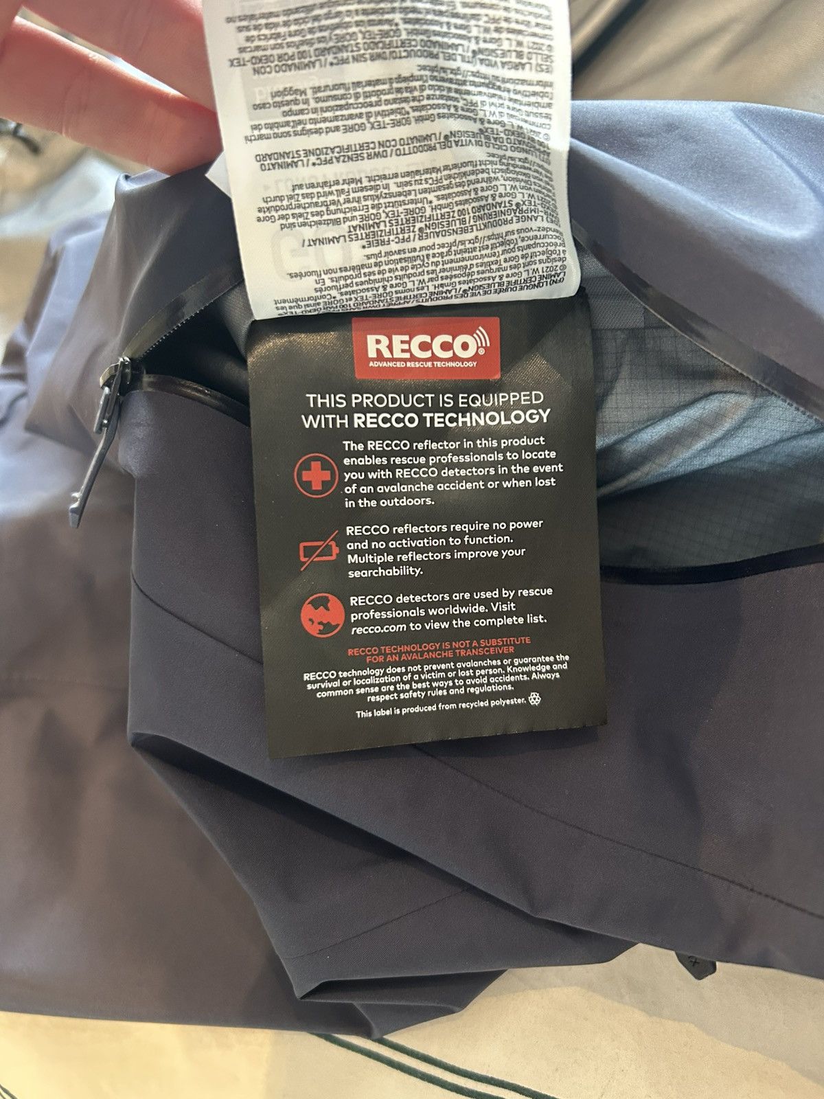 Arc'teryx Arcteryx rain coat €950 size small no flaws navy blue Size US S / EU 44-46 / 1 - 8 Thumbnail
