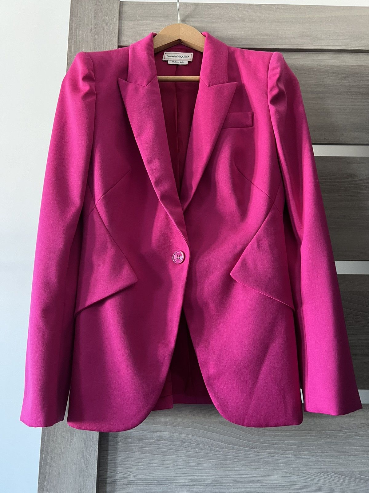 Alexander McQueen ALEXANDER MCQUEEN SHOULDER ONE BUTTON JACKET PINK 3000$ RRP Size M / US 6-8 / IT 42-44 - 5 Thumbnail