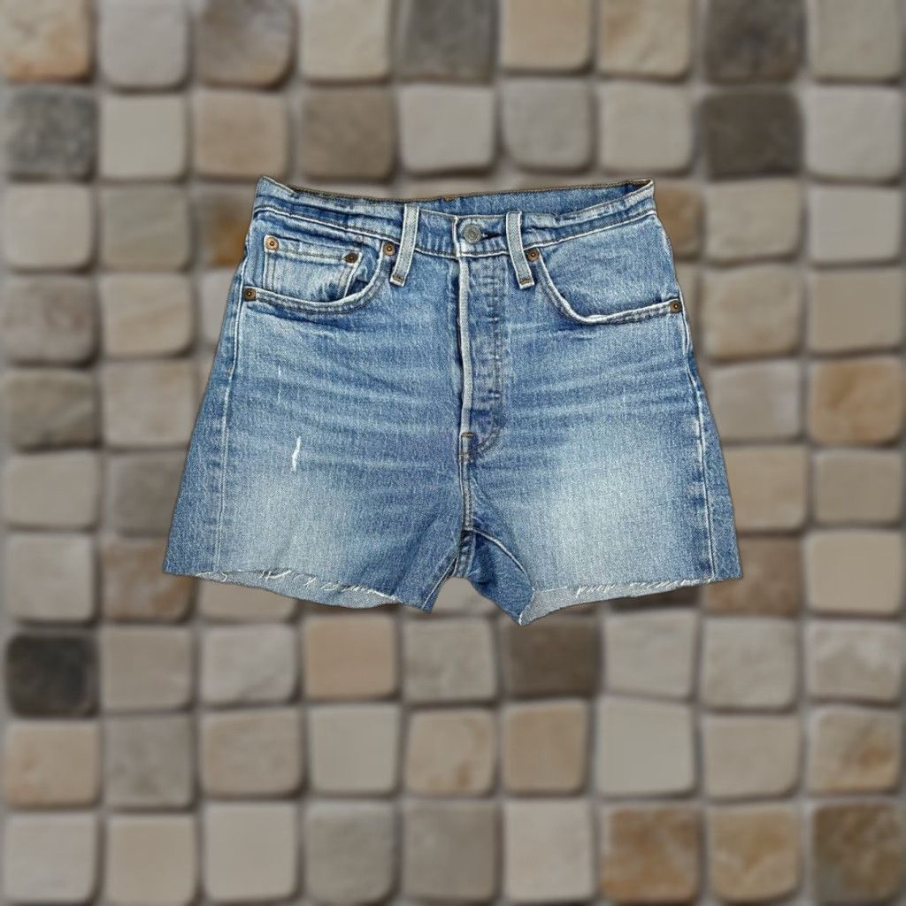 Levi's Levi's 501 Shorts Womens 26 Blue Cut Off Denim Cotton Stretch Mid Rise Raw Hem Casual Size 26" / US 2 / IT 38 - 1 Thumbnail