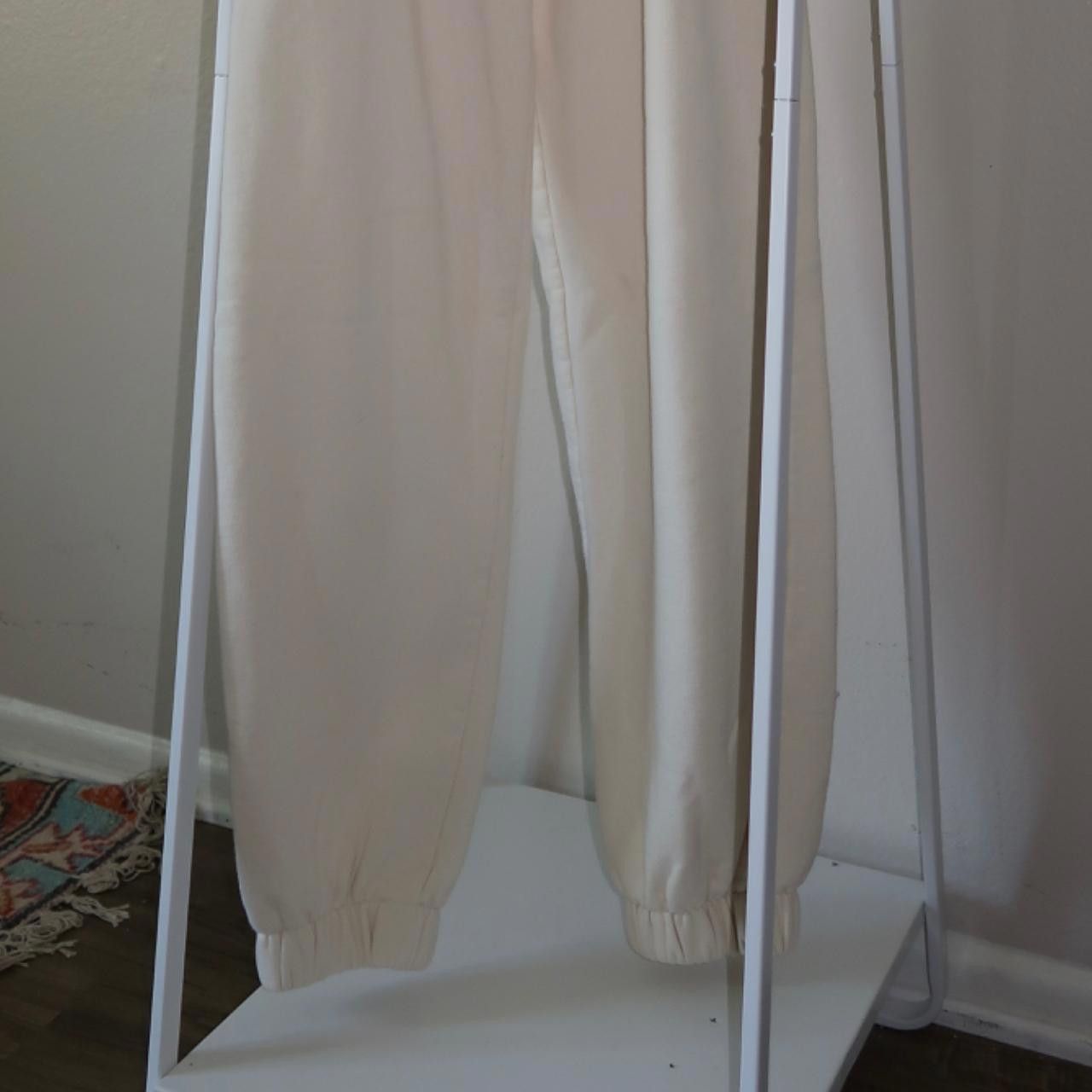 Designer brandy melville cream sweats Size 28" / US 6 / IT 42 - 4 Thumbnail