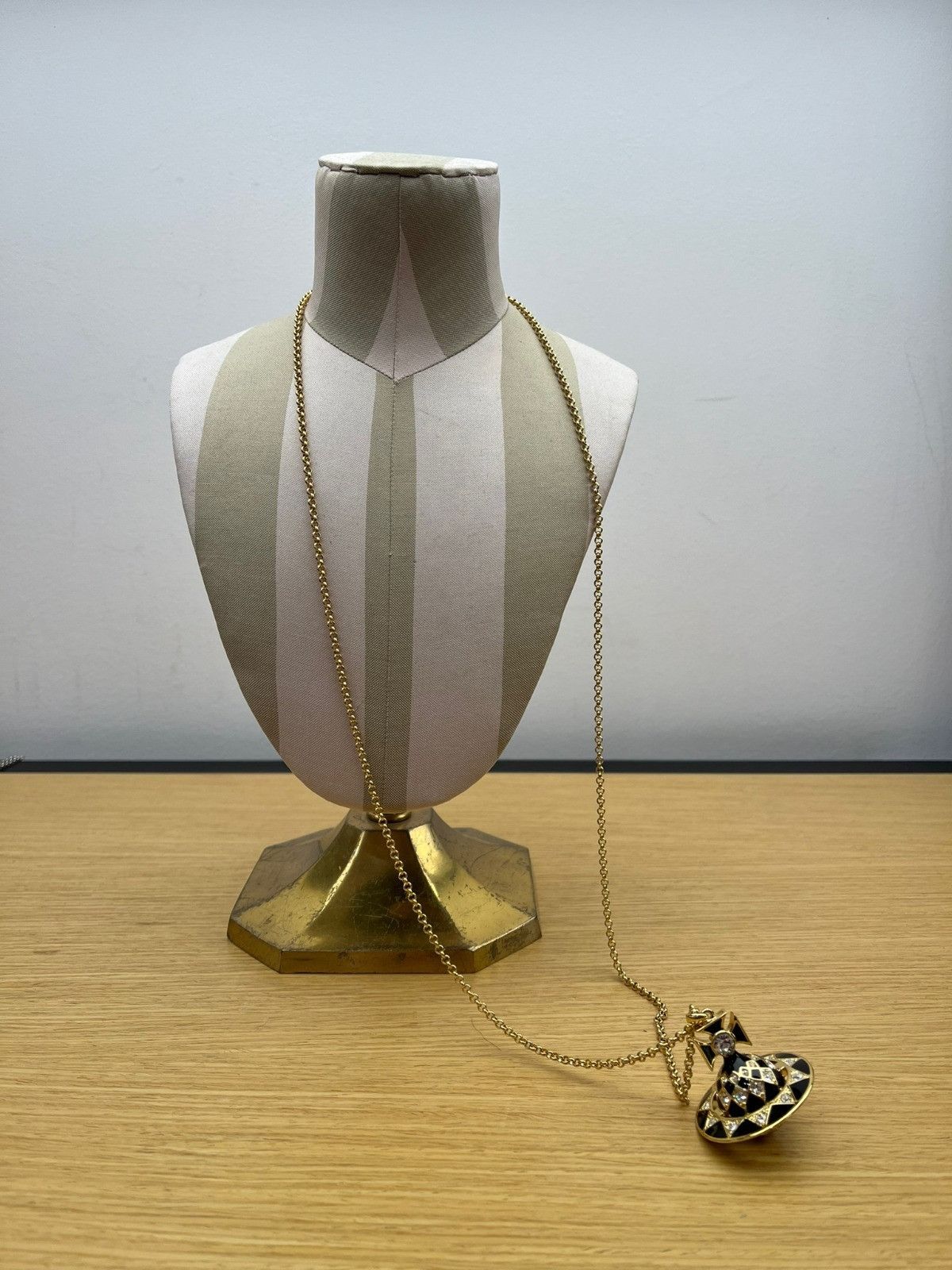 Vivienne Westwood o1f1d3z1025 Size: OS / Harlequin Orb Pendant Necklaces Size ONE SIZE - 1 Thumbnail