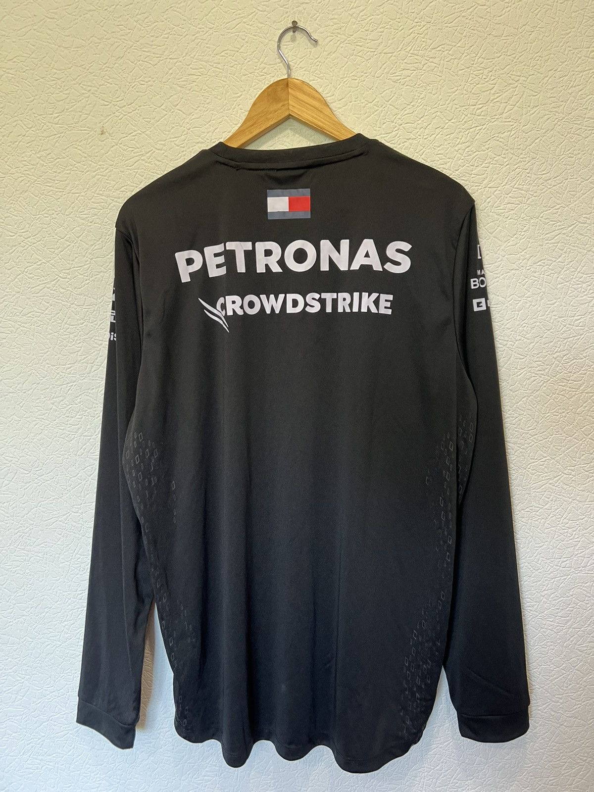 Mercedes-Benz Mercedes Benz Crowdstrike Petronas Black Sweatshirt Racing Size US XL / EU 56 / 4 - 2 Thumbnail