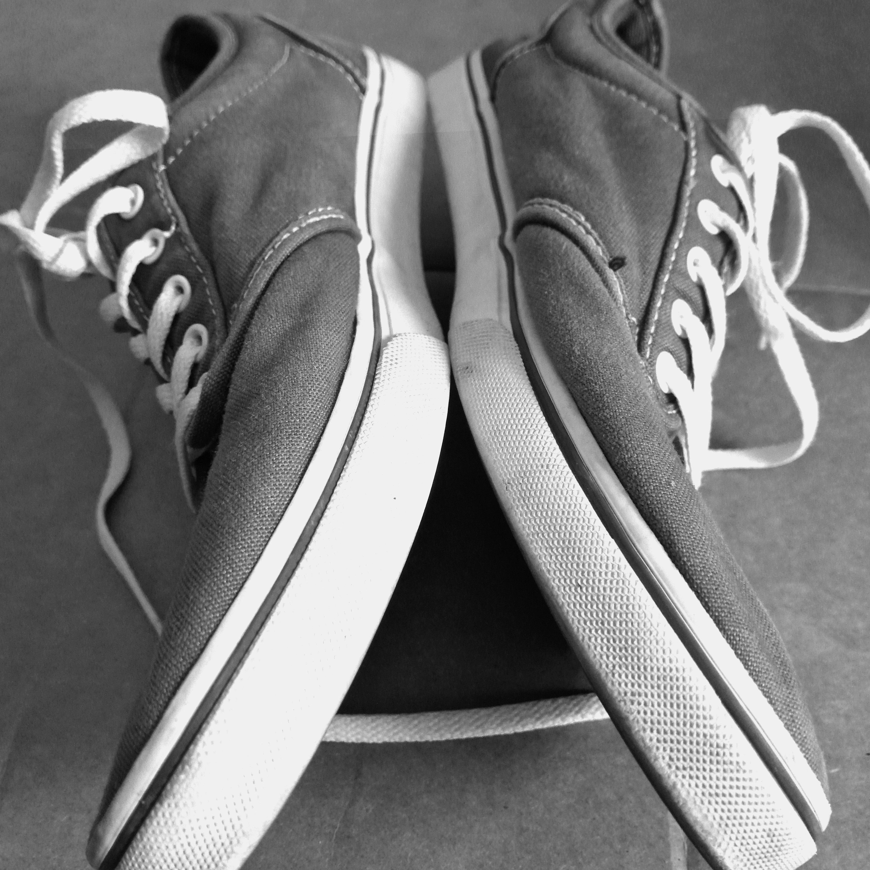 Vans VANS Off The Wall Women’s Classic Skate Shoe Gray Size US 8.5 / IT 38.5 - 7 Thumbnail