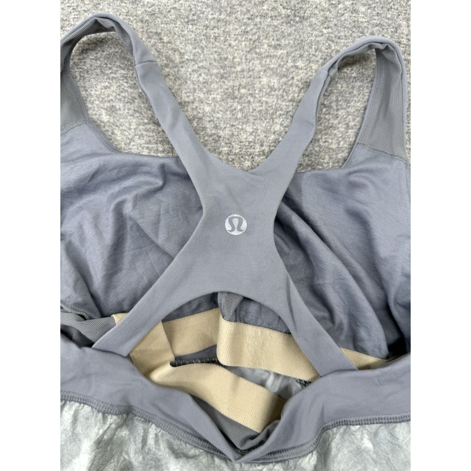 Lululemon Lululemon Tank Top Women's Athletic Size 4 Gray Chevron Pattern Sport Bras Bra Top Pullover" Size S / US 4 / IT 40 - 4 Thumbnail