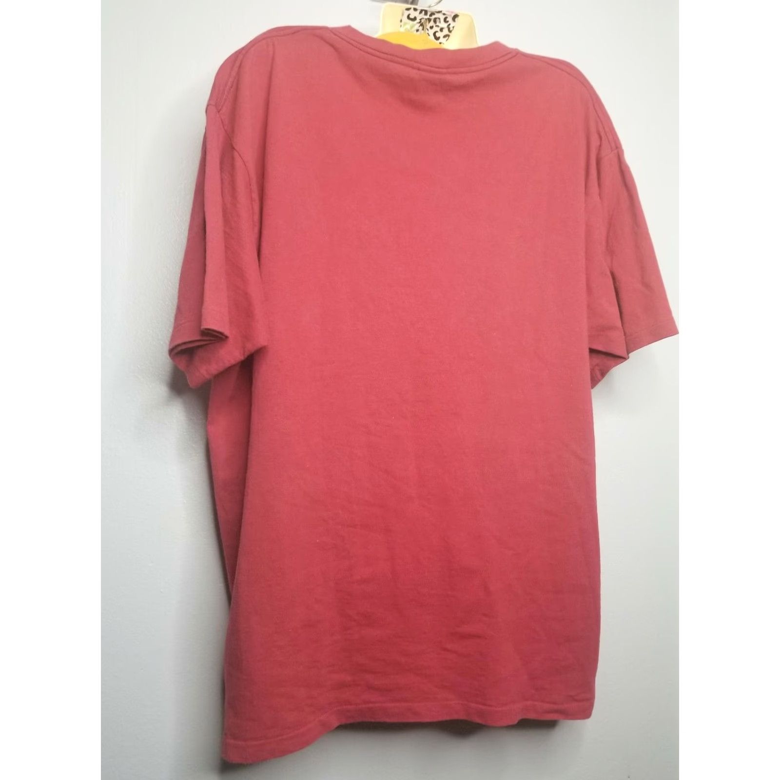 Vintage VINTAGE Kennedy Space Center NASA Flag Astronaut t shirt Mens XL Red Crew Neck Short Sleeve Graphic Tee صنع Size US XL / EU 56 / 4 - 5 Thumbnail