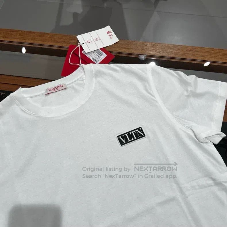 Valentino Valentino White rubber logo base T Size US M / EU 48-50 / 2 - 2 Thumbnail