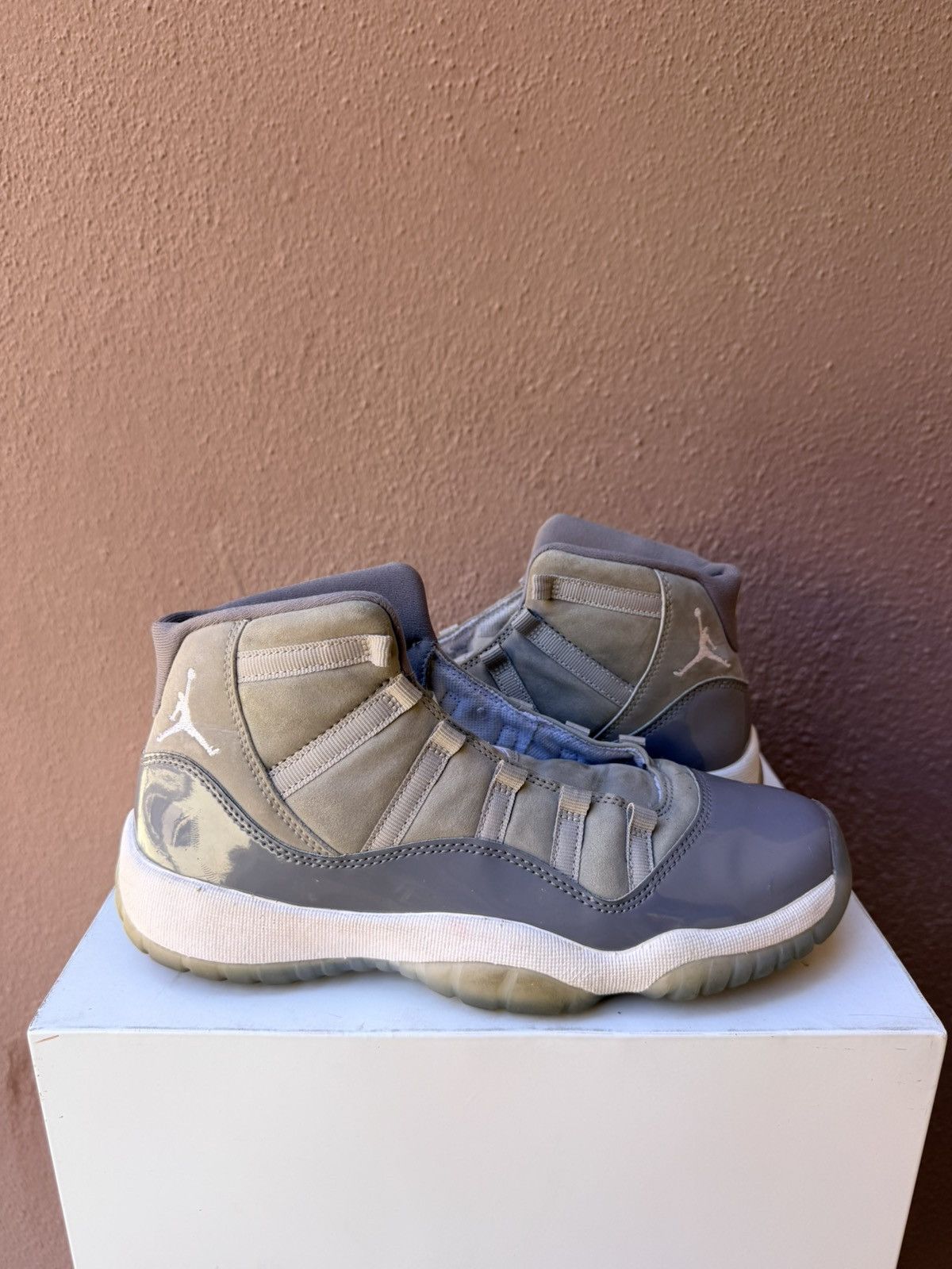 Jordan Brand Air Jordan (GS) 11 Retro "COOL GREY" 2021 Size 6.5Y Size US 6.5 / EU 39-40 - 2 Thumbnail