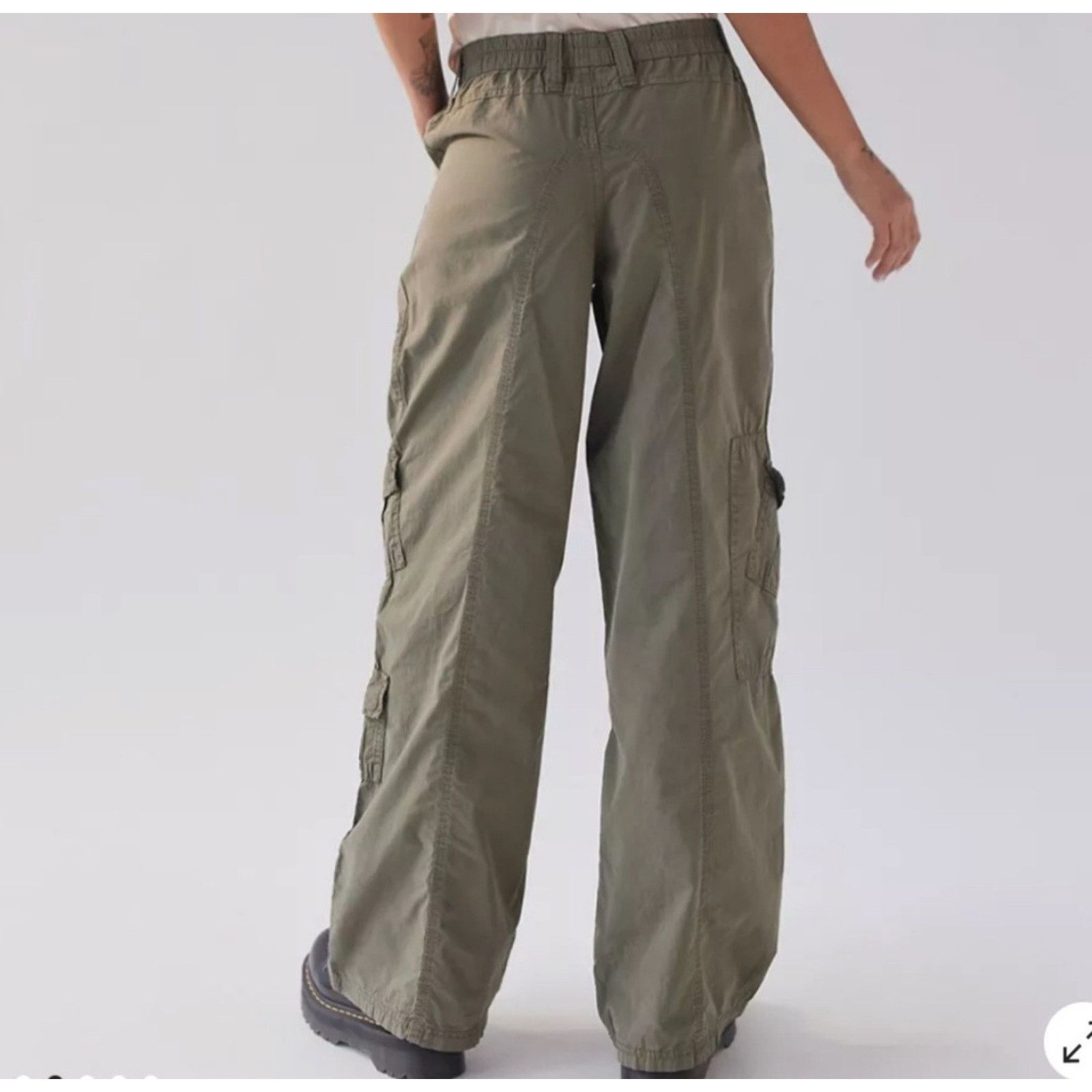 Urban Outfitters BDG Women’s Khaki Y2K Cargo Pants Size Small Size 28" / US 6 / IT 42 - 4 Thumbnail