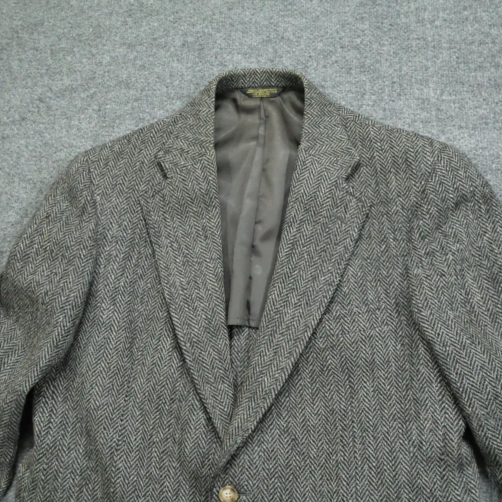 Vintage VINTAGE Hunt Valley Blazer Mens 40R Wool Tweed Grey Herringbone Door Harris Tweed Overcoat Classic Style Mens Blazer Size 40R - 3 Thumbnail