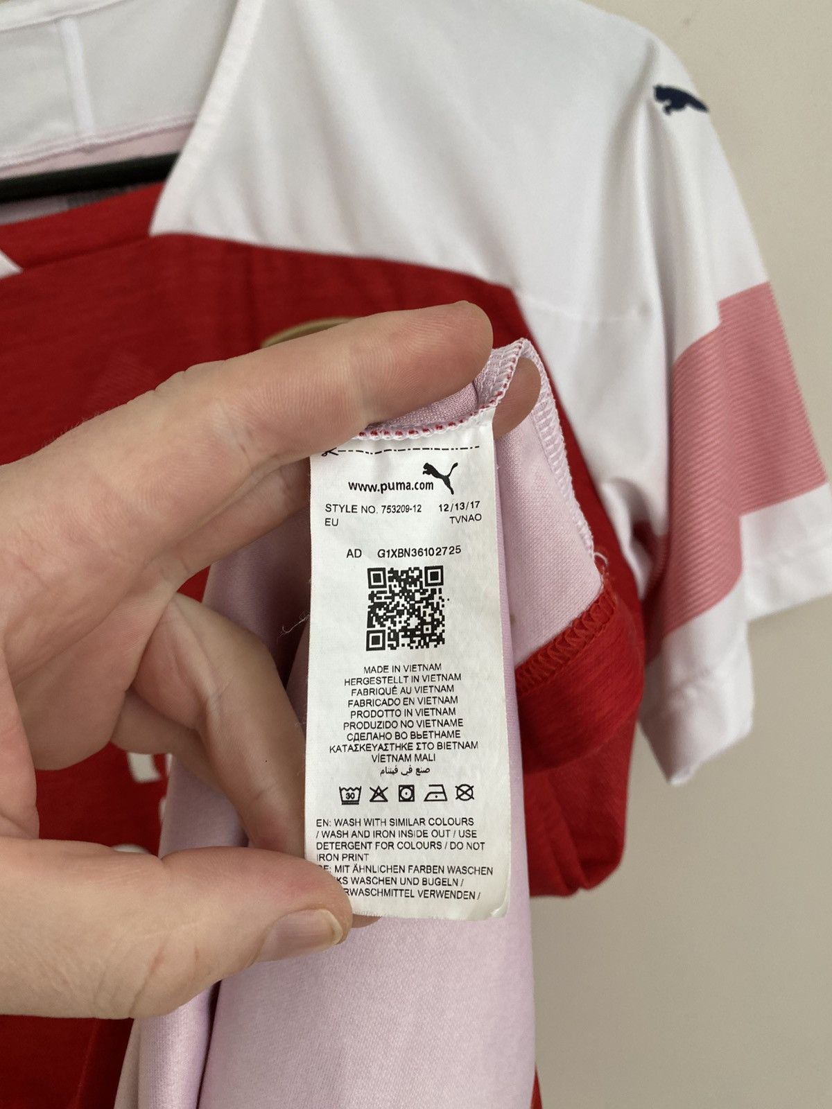 Puma ARSENAL 2018 2019 HOME FOOTBALL SHIRT SOCCER JERSEY PUMA Size US M / EU 48-50 / 2 - 7 Thumbnail