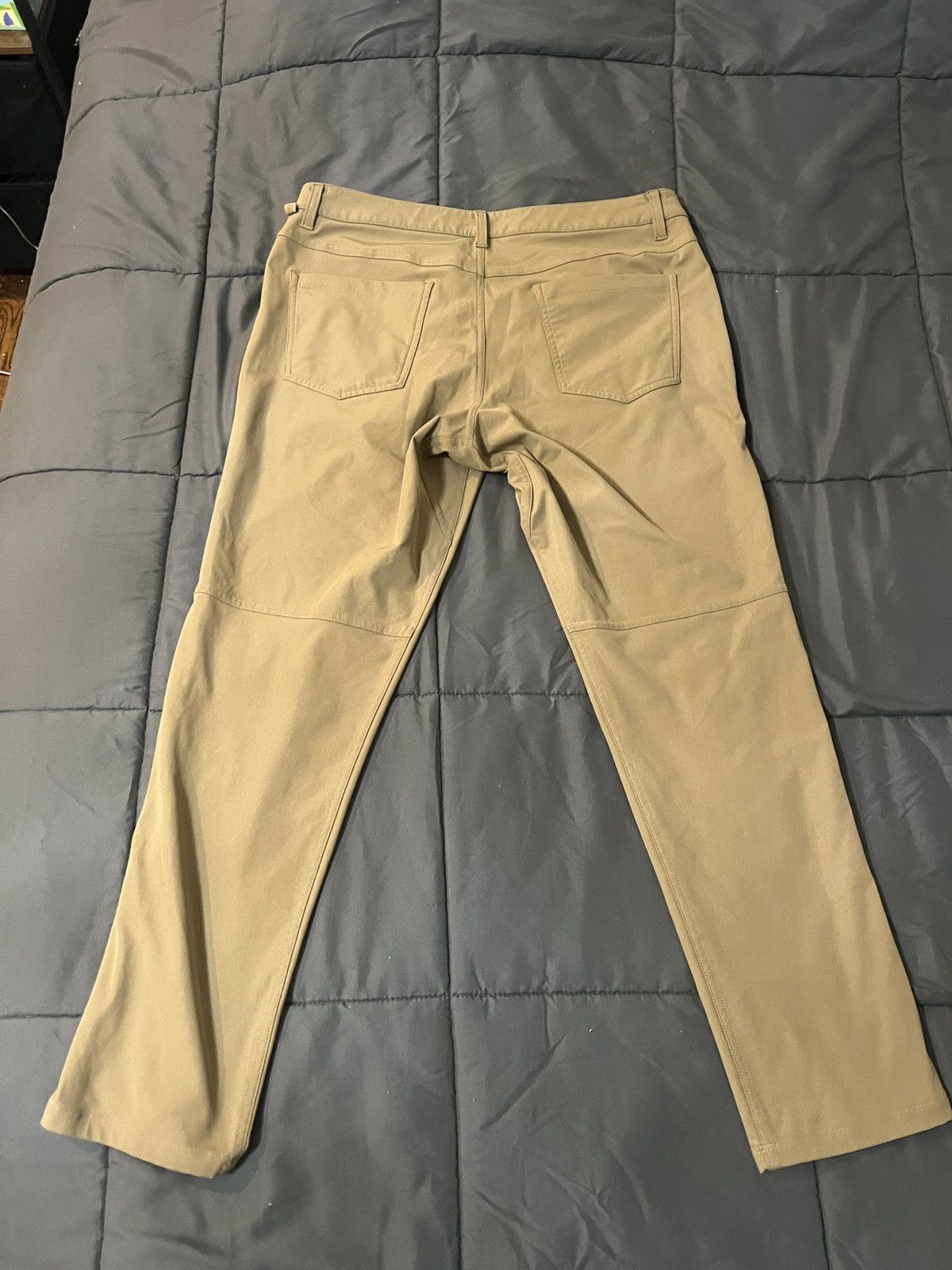 Lululemon Lululemon Khaki ABC Pants 34 Inch Slim Size US 34 / EU 50 - 2 Thumbnail