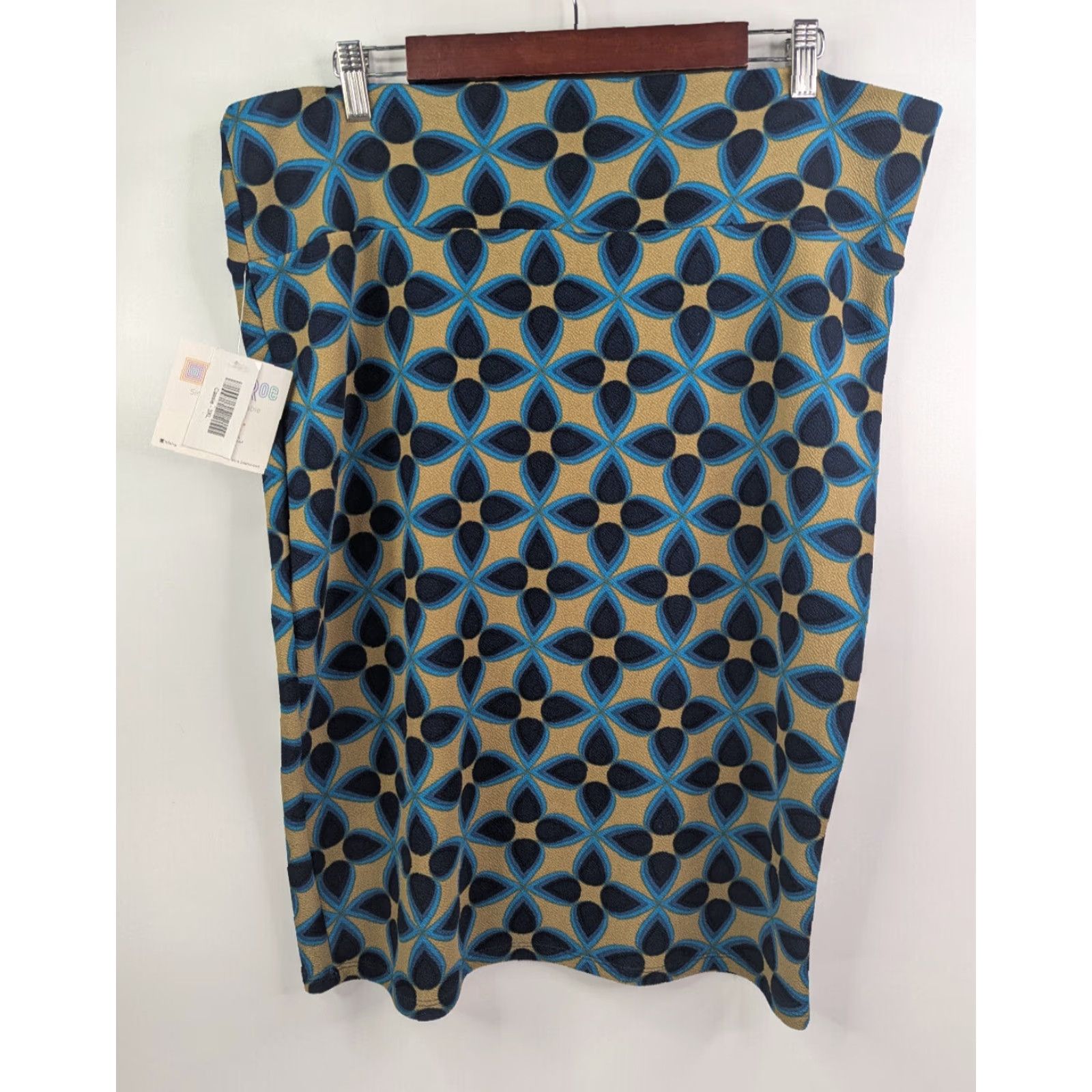 Vintage VINTAGE/NWT LuLaRoe Cassie Pull-On Midi Skirt Geometrical Print 3XL Green Knit Polyester Spandex Women Skirt Midi Plus Size Country Vietnam Size 40" / US 18 - 2 Thumbnail