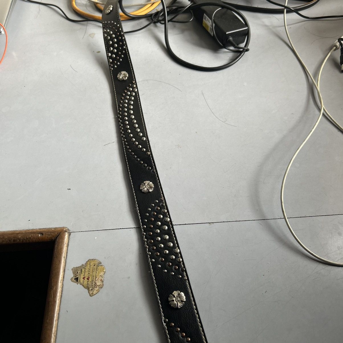 If Six Was Nine VINTAGE Y2K RHINESTONE STUDDED LEATHER BELT Size ONE SIZE - 5 Thumbnail
