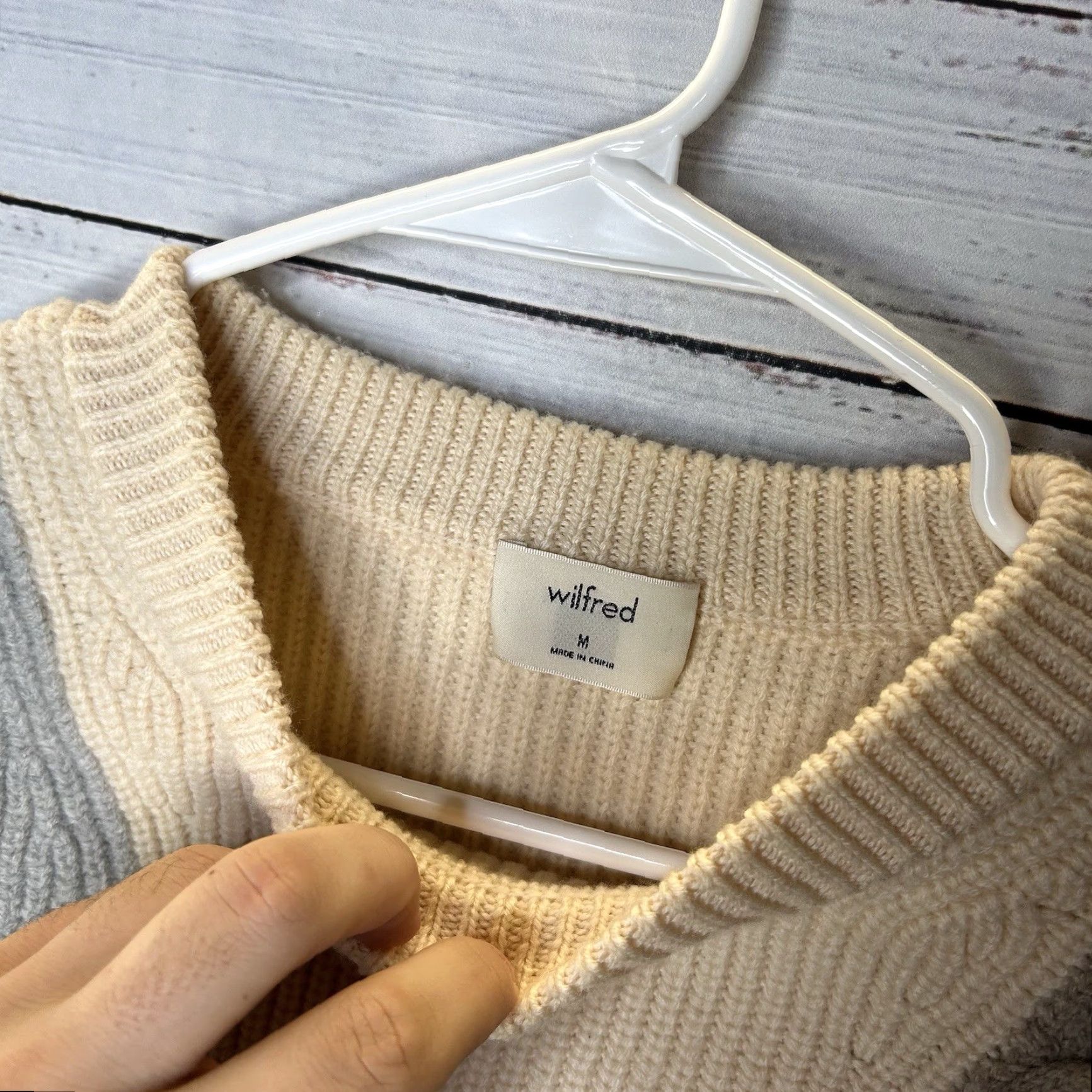 Vintage Aritzia Wilfred 100% Merino Wool Cropped Cable Knit Pullover Crop Sweater Medium Size M / US 6-8 / IT 42-44 - 6 Thumbnail