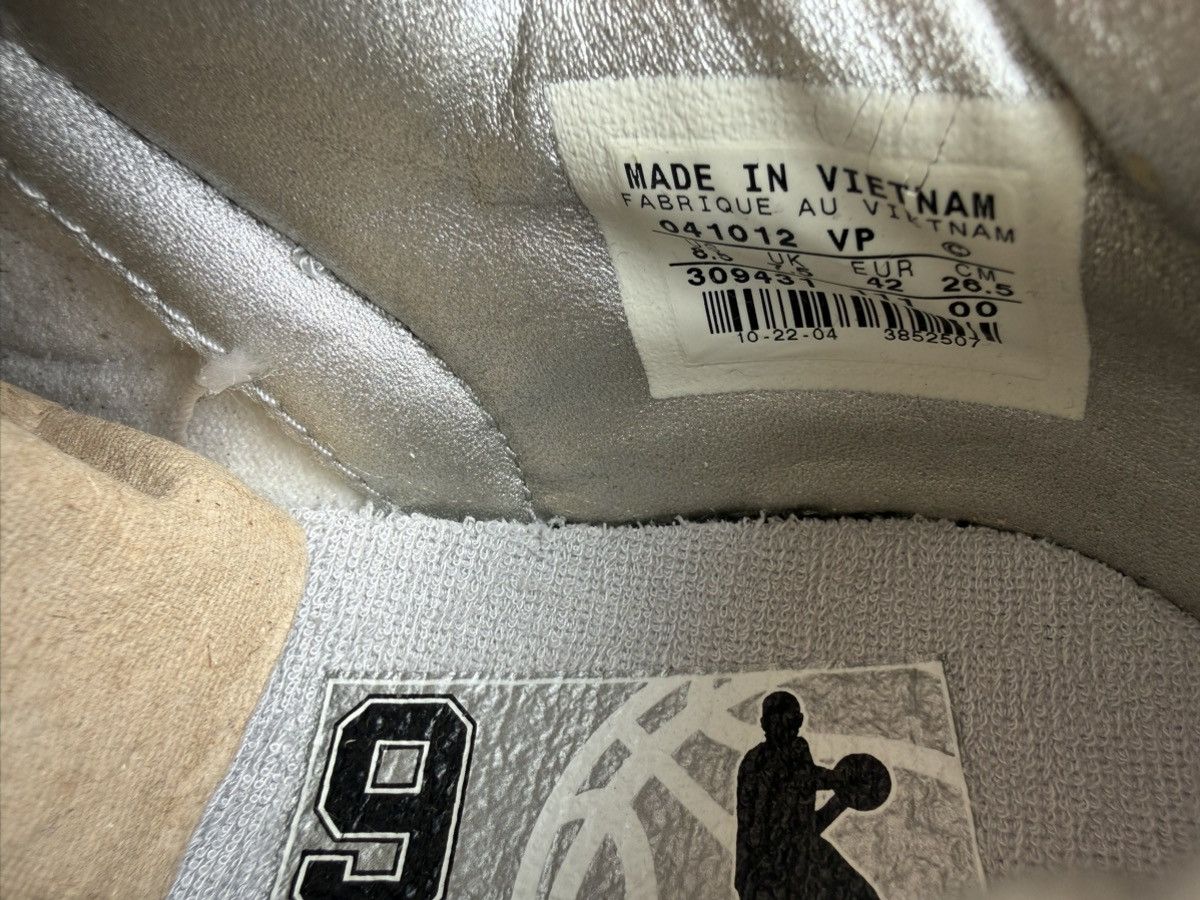 Nike Nike Dunk 2004 Tony Parker Player Exclusive Size US 8.5 / EU 41-42 - 13 Thumbnail