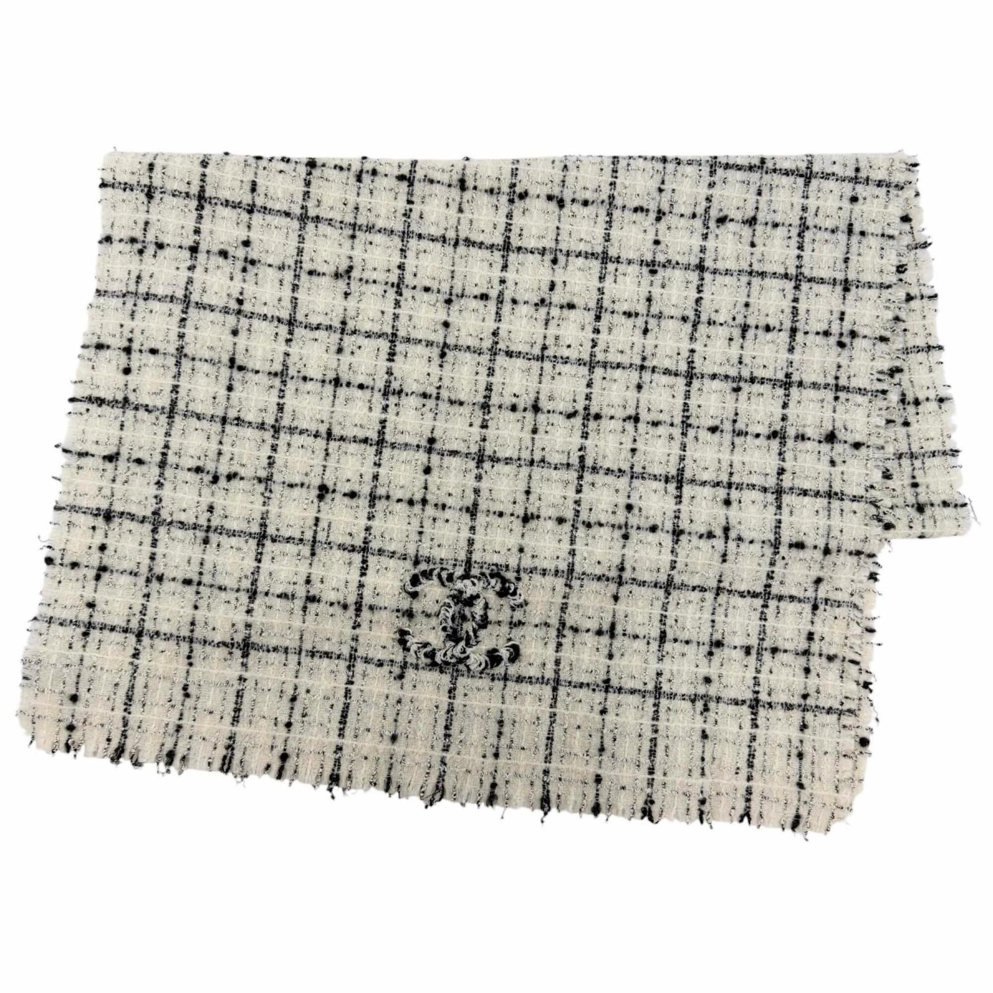 Chanel CHANEL 2025/2026 Model AAB731 Current Cashmere Blend Cruise Collection Show Coco Mark Tweed Stole/Scarf White/Black Made in Italy Women's with Box Size ONE SIZE - 1 Thumbnail