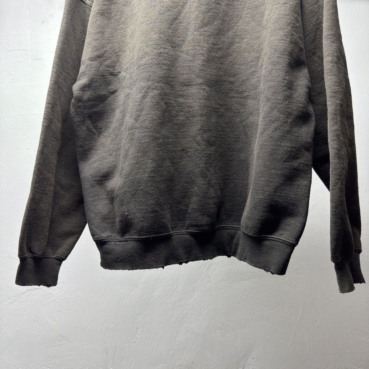 MadeWorn Madeworn The Notorious BIG Biggie Sweatshirt Thrashed Faded Size US L / EU 52-54 / 3 - 7 Thumbnail