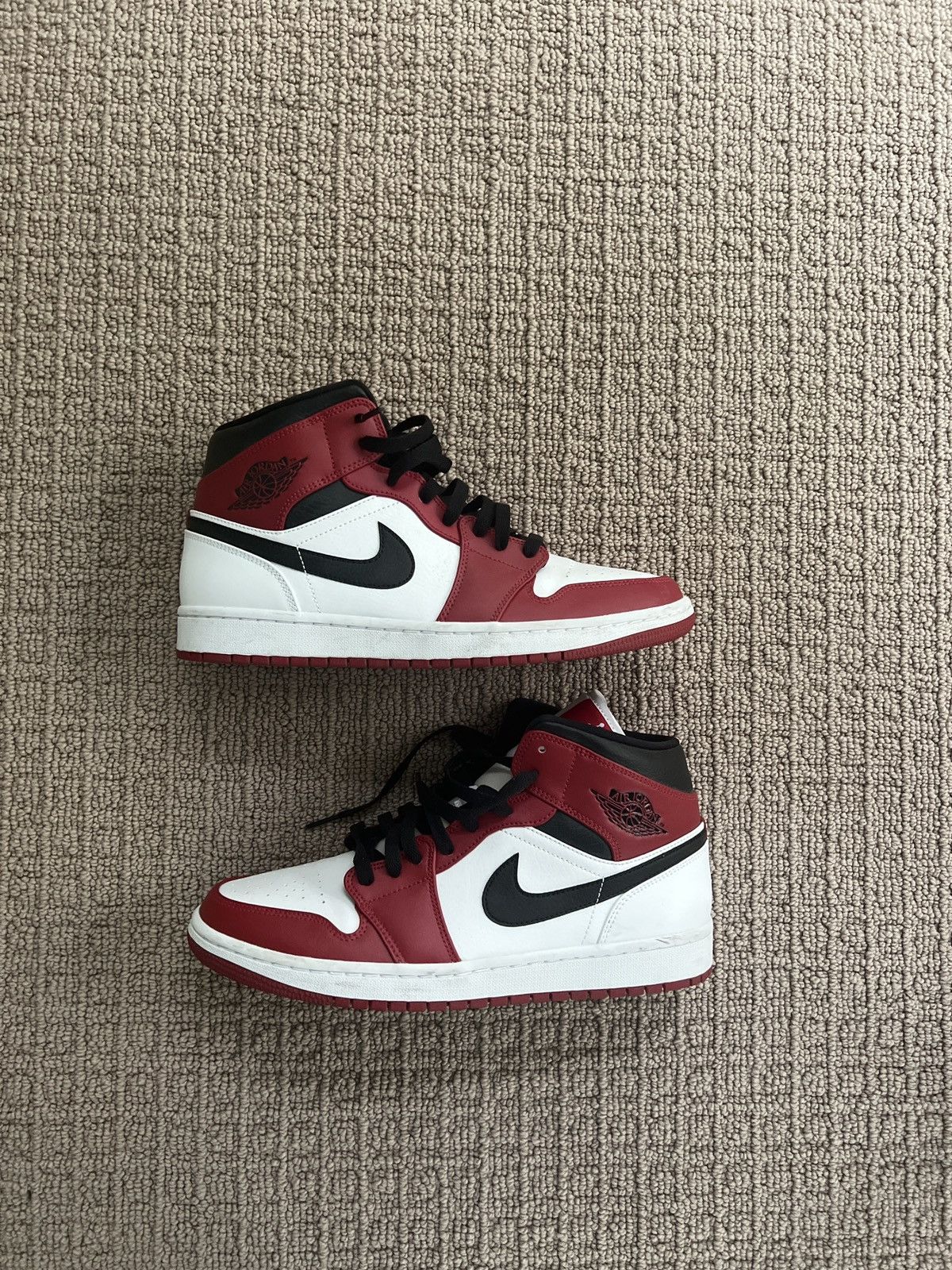 Jordan Brand Air Jordan 1 Chicago “2020” Size US 10 / EU 43 - 2 Thumbnail