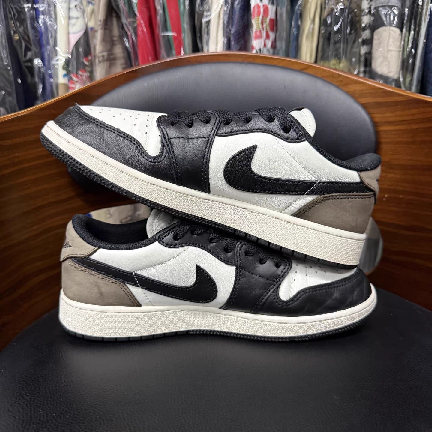 Jordan Brand Air Jordan 1 Low Mocha Black White Brown Skate Shoes K15 Size US 6 / EU 39 - 7 Thumbnail