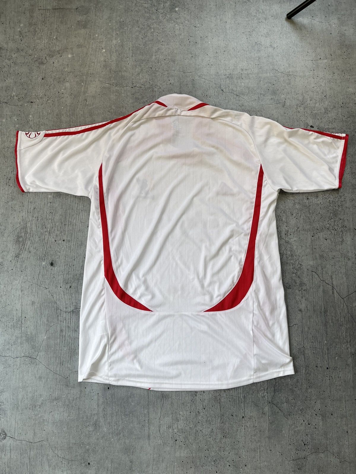 Adidas Vintage Adidas Liverpool Carlsberg tee jersey 90s y2k Size US M / EU 48-50 / 2 - 10 Thumbnail