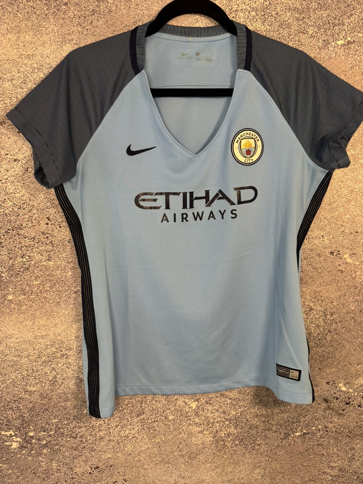 Nike × Vintage Woman Manchester City 2016/17 Nike Soccer Jersey Blokcore Size US M / EU 48-50 / 2 - 4 Thumbnail