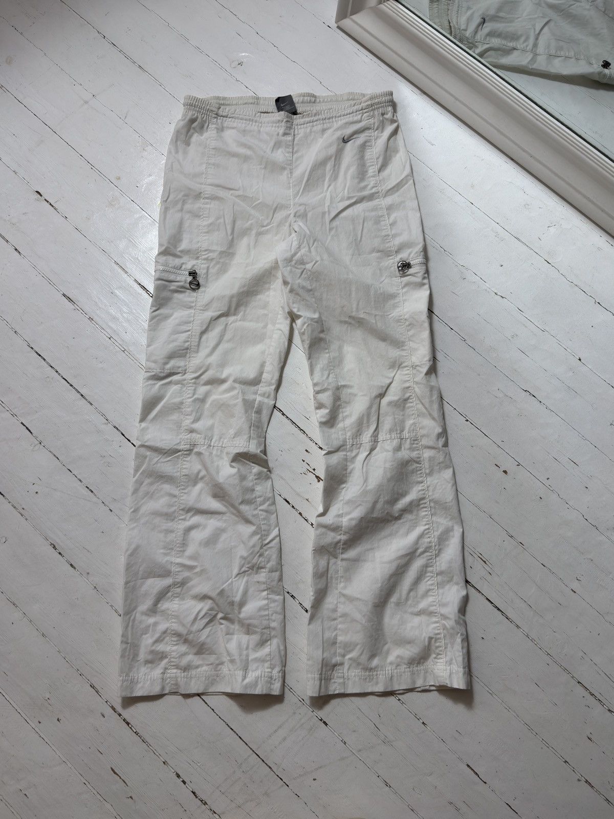 Nike VINTAGE NIKE MINI SWOOSH 2000s NYLON PANTS Size 27" / US 4 / IT 40 - 4 Thumbnail