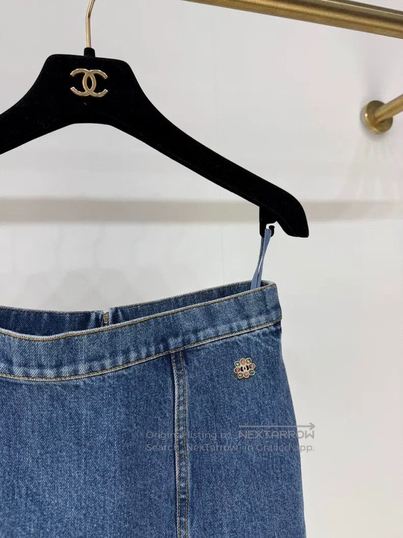 Chanel Chanel 22K new crystal buckle denim skirt Size 24" / US 00 / IT 34 - 2 Thumbnail