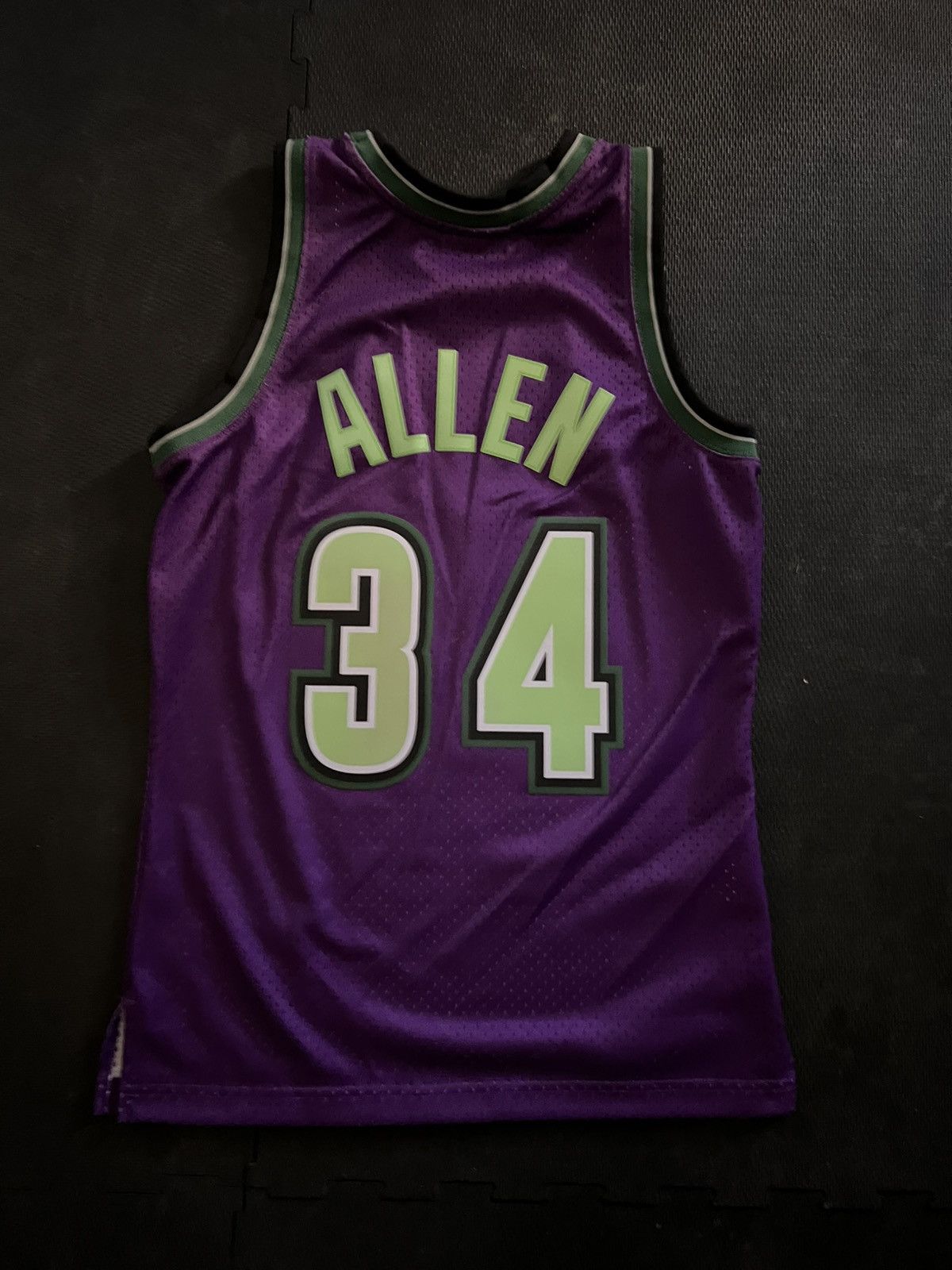 NBA Hardwood Classics Ray Allen Jersey Size US S / EU 44-46 / 1 - 2 Thumbnail