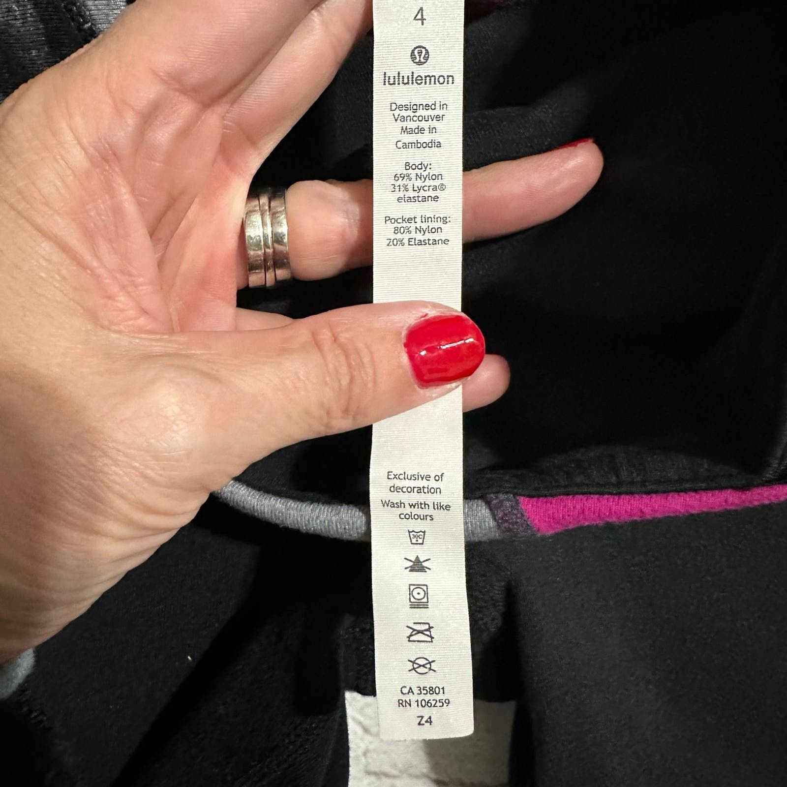 Lululemon Lululemon reversible Capri size 4 Size 27" / US 4 / IT 40 - 9 Thumbnail