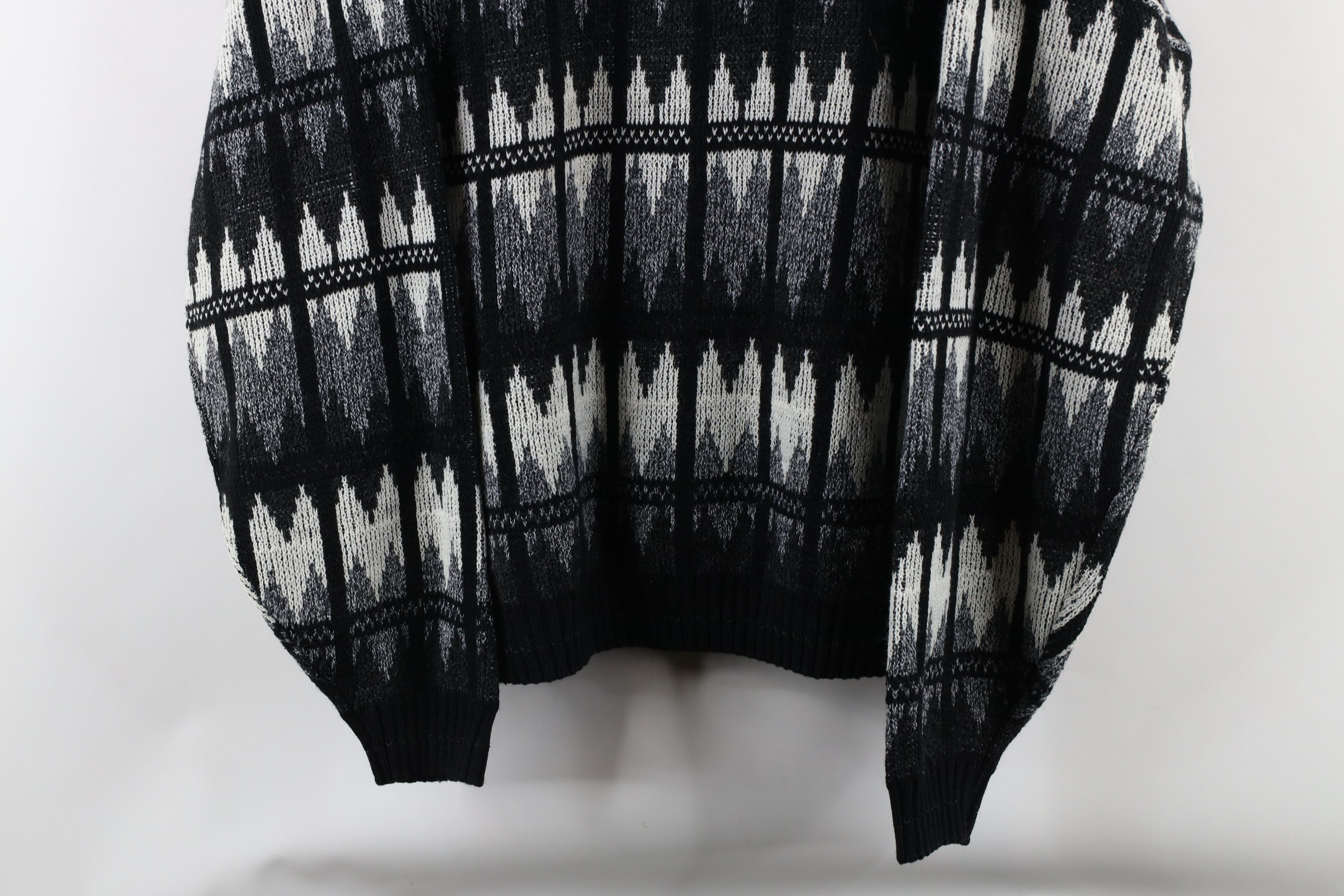 Vintage Vintage 90s Coogi Style Geometric Knit Cosby Sweater Size US L / EU 52-54 / 3 - 3 Thumbnail