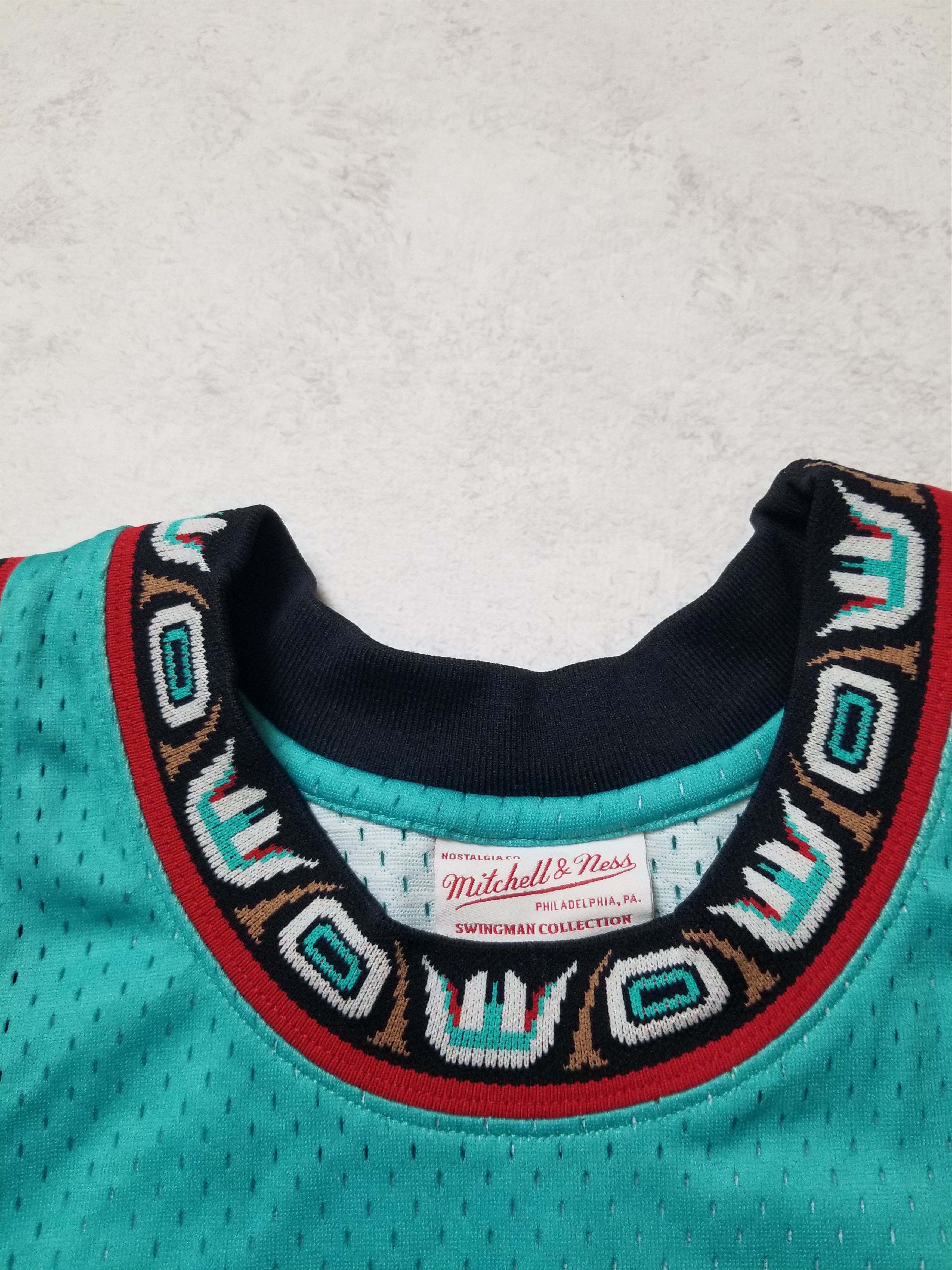 Mitchell & Ness Teal Vancouver Grizzlies Mike Bibby #10 Swingman Jersey Size US M / EU 48-50 / 2 - 13 Thumbnail